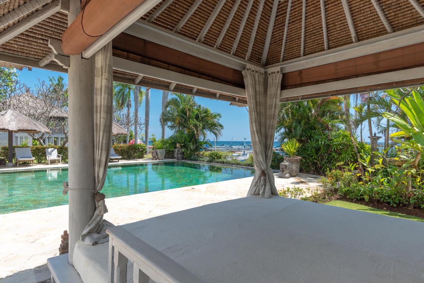 Villa Lotus Dencarik view 5