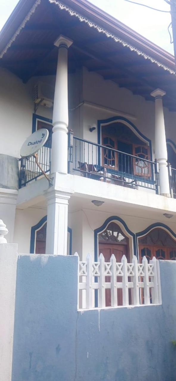 Hotel Oviniru Beach Hotel - Image 1