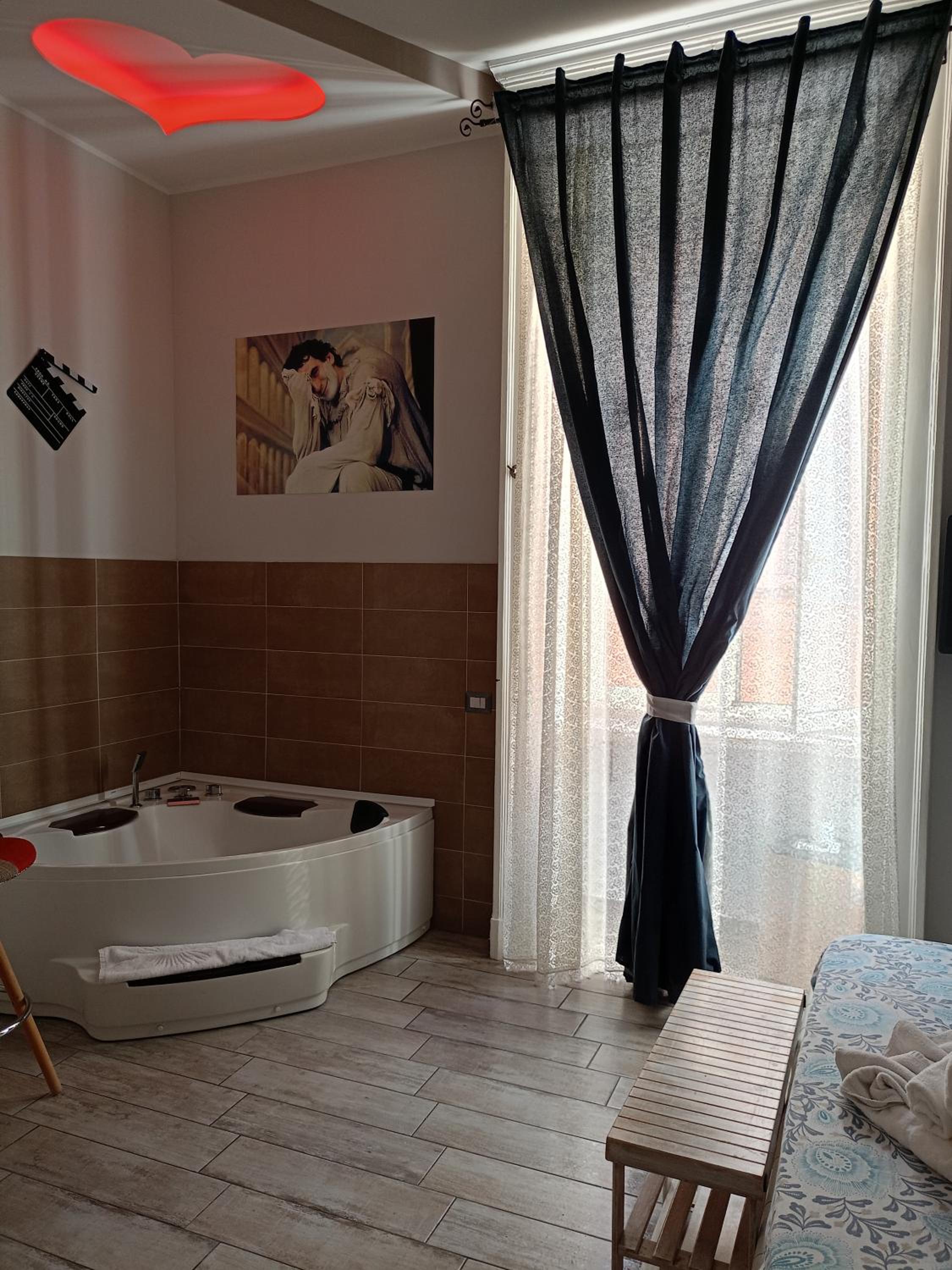 Artisti Sustinea Rooms