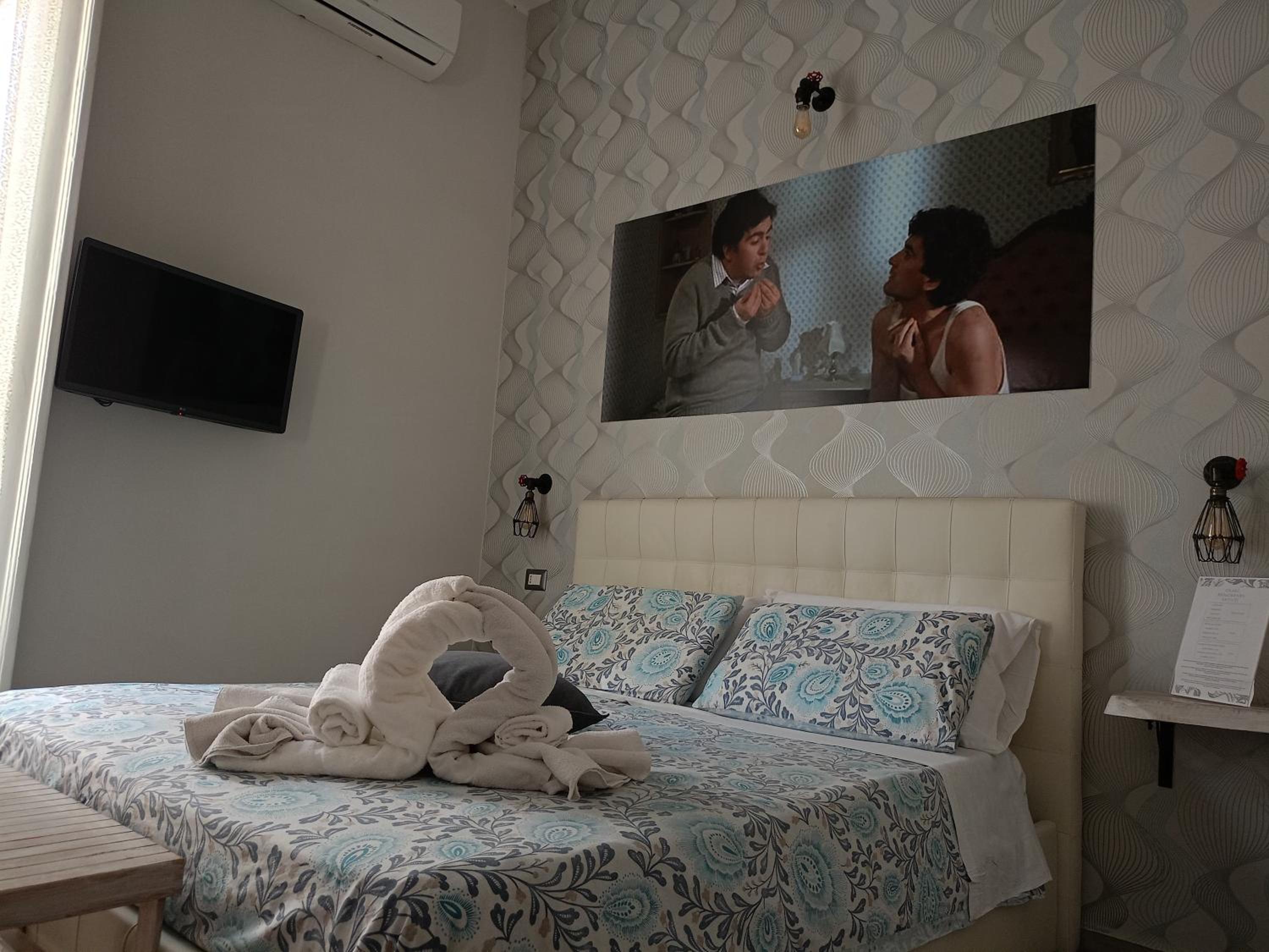 Artisti Sustinea Rooms
