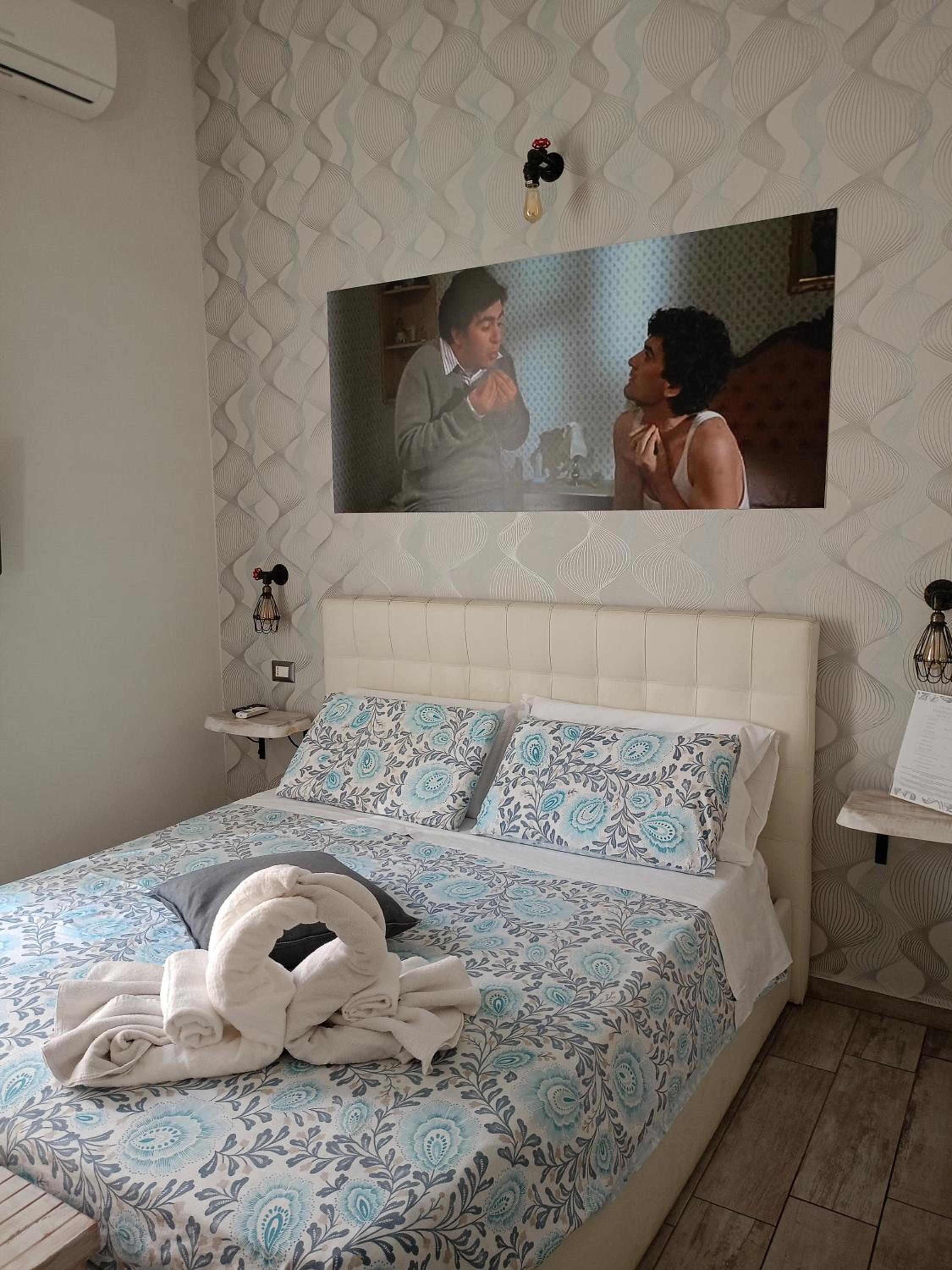 Artisti Sustinea Rooms