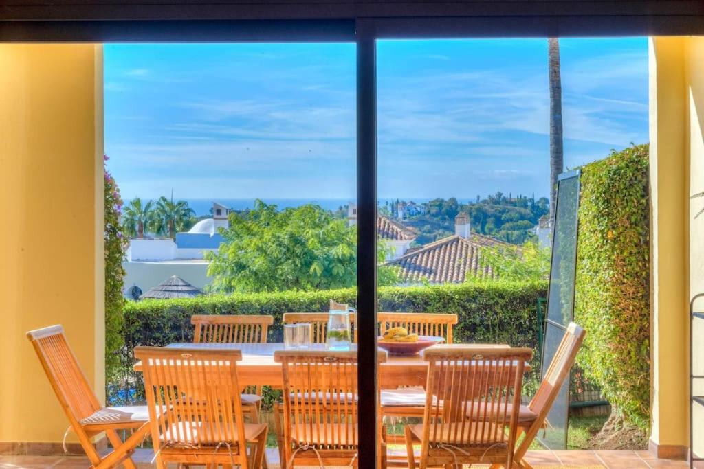 La vie en Rose - Sea Views Flat