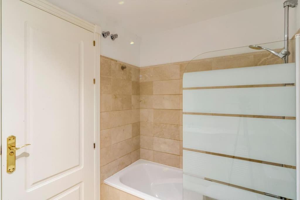 La vie en Rose - Sea Views Flat