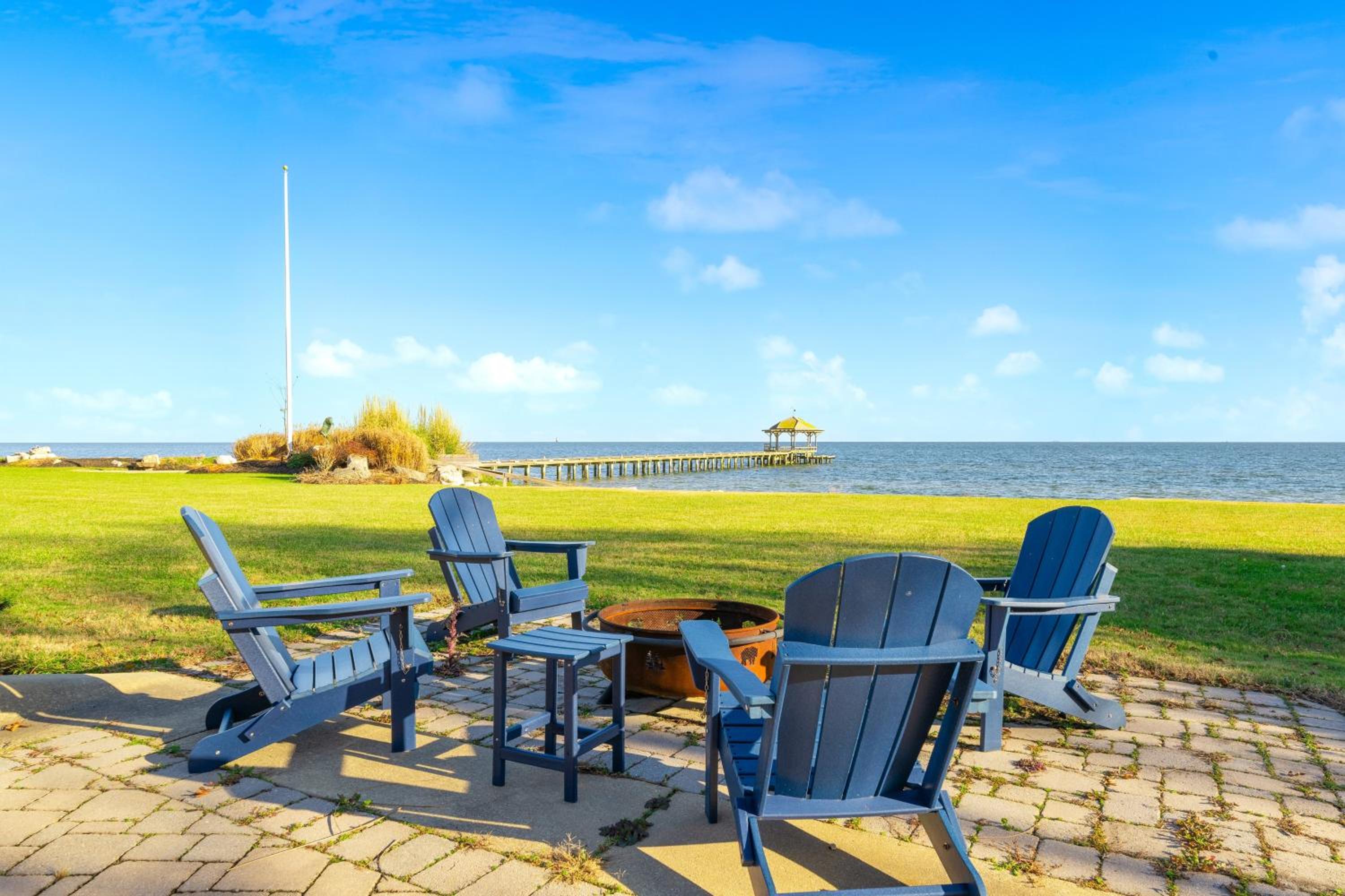 Bay Estate Luxe Waterfront Home w Private Pier MainGuest House Bay Views