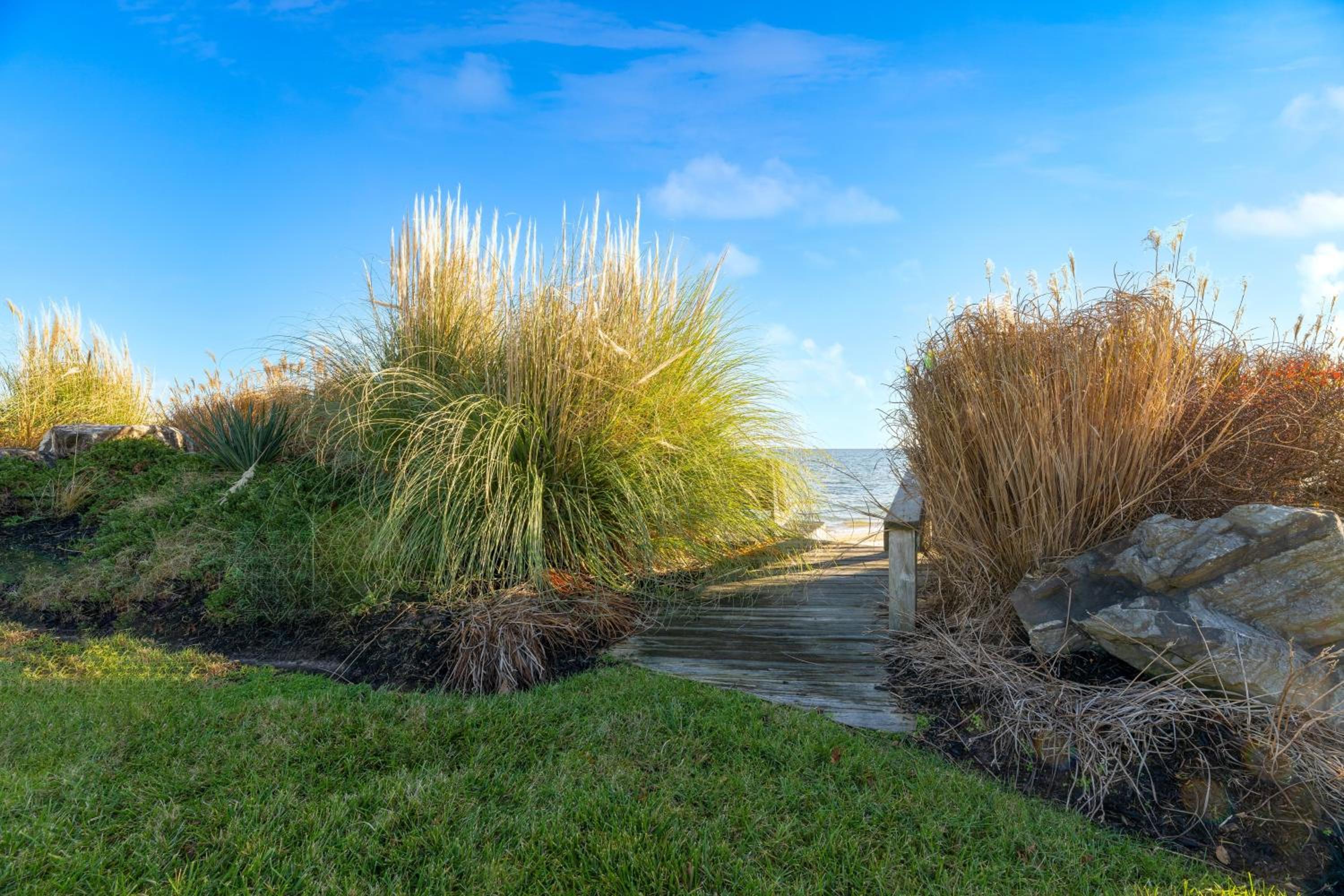 Bay Estate Luxe Waterfront Home w Private Pier MainGuest House Bay Views