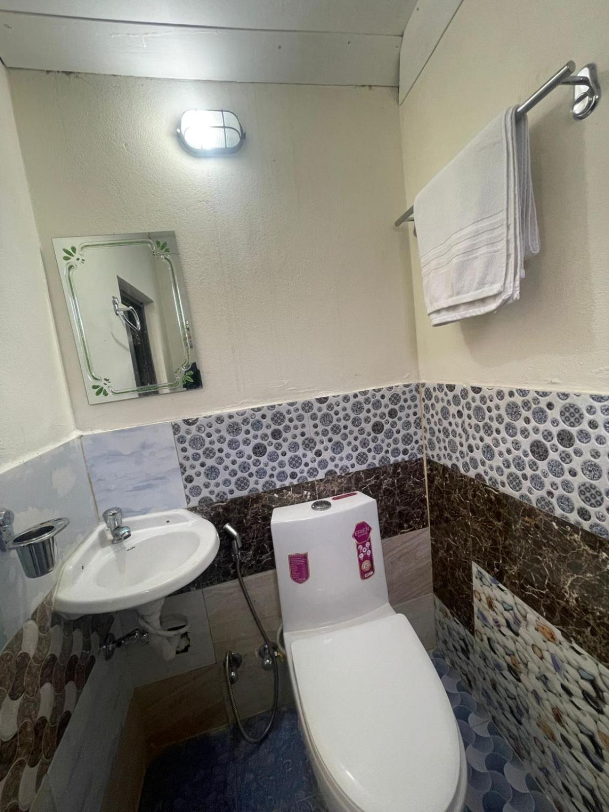 Ashraya Homestay and Restaurant
