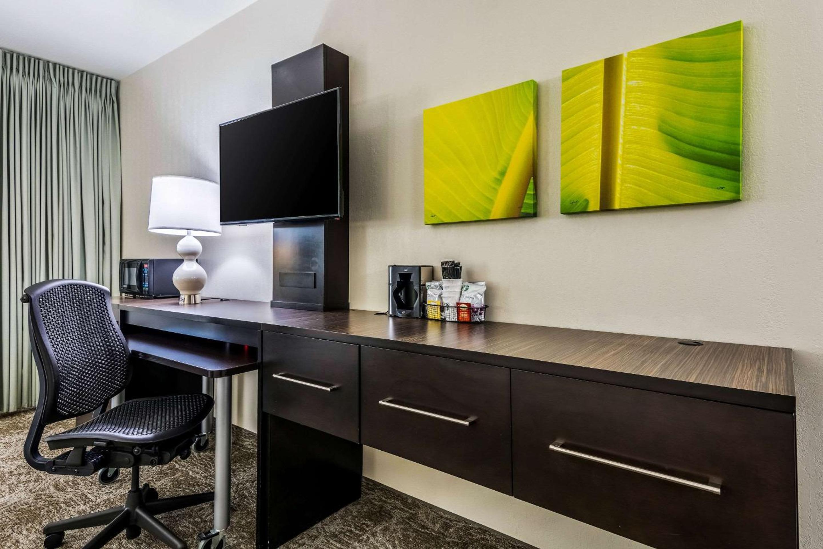 Oasis Hotel and Conv Center, an Ascend Collection Hotel