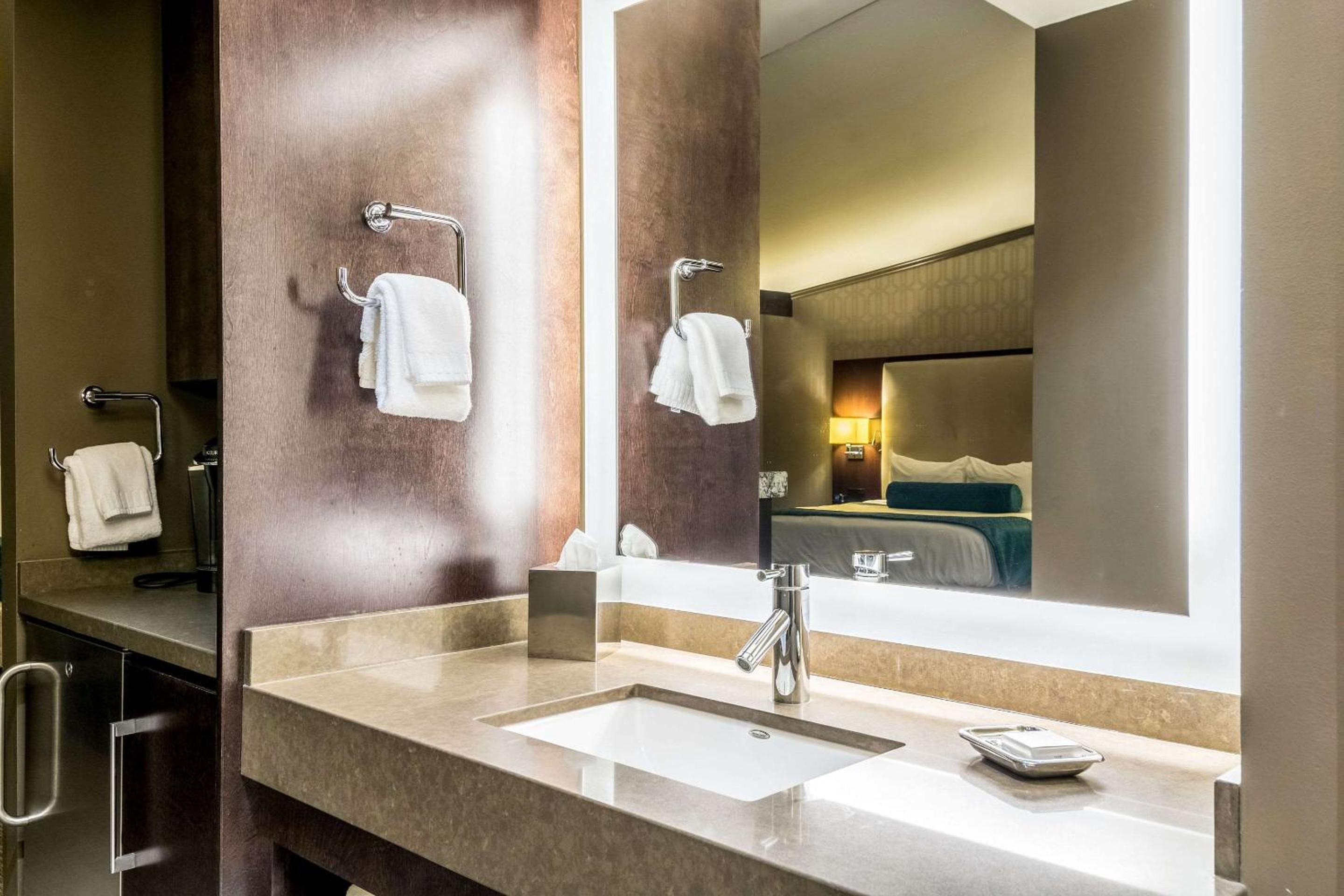 Oasis Hotel and Conv Center, an Ascend Collection Hotel