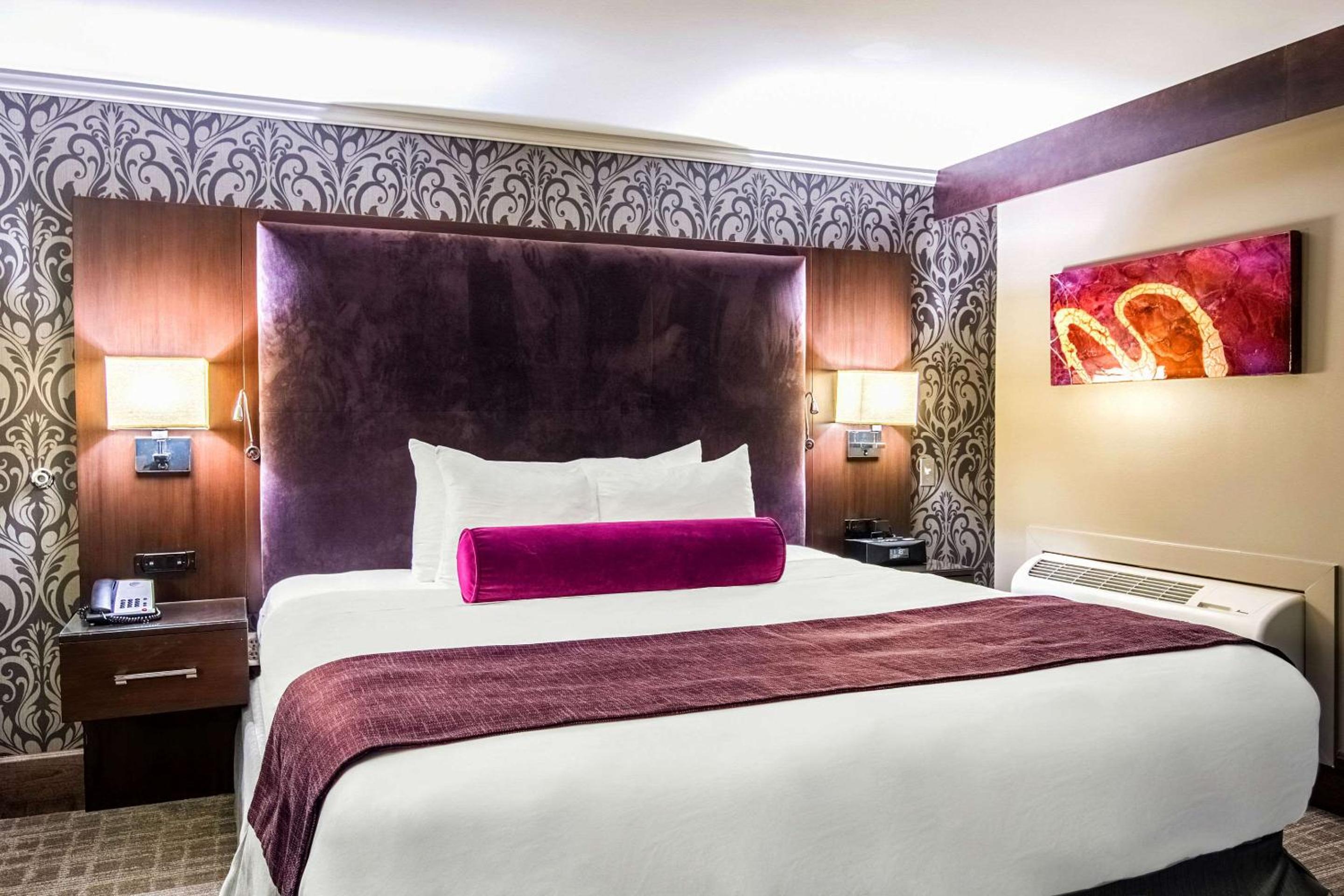 Oasis Hotel and Conv Center, an Ascend Collection Hotel