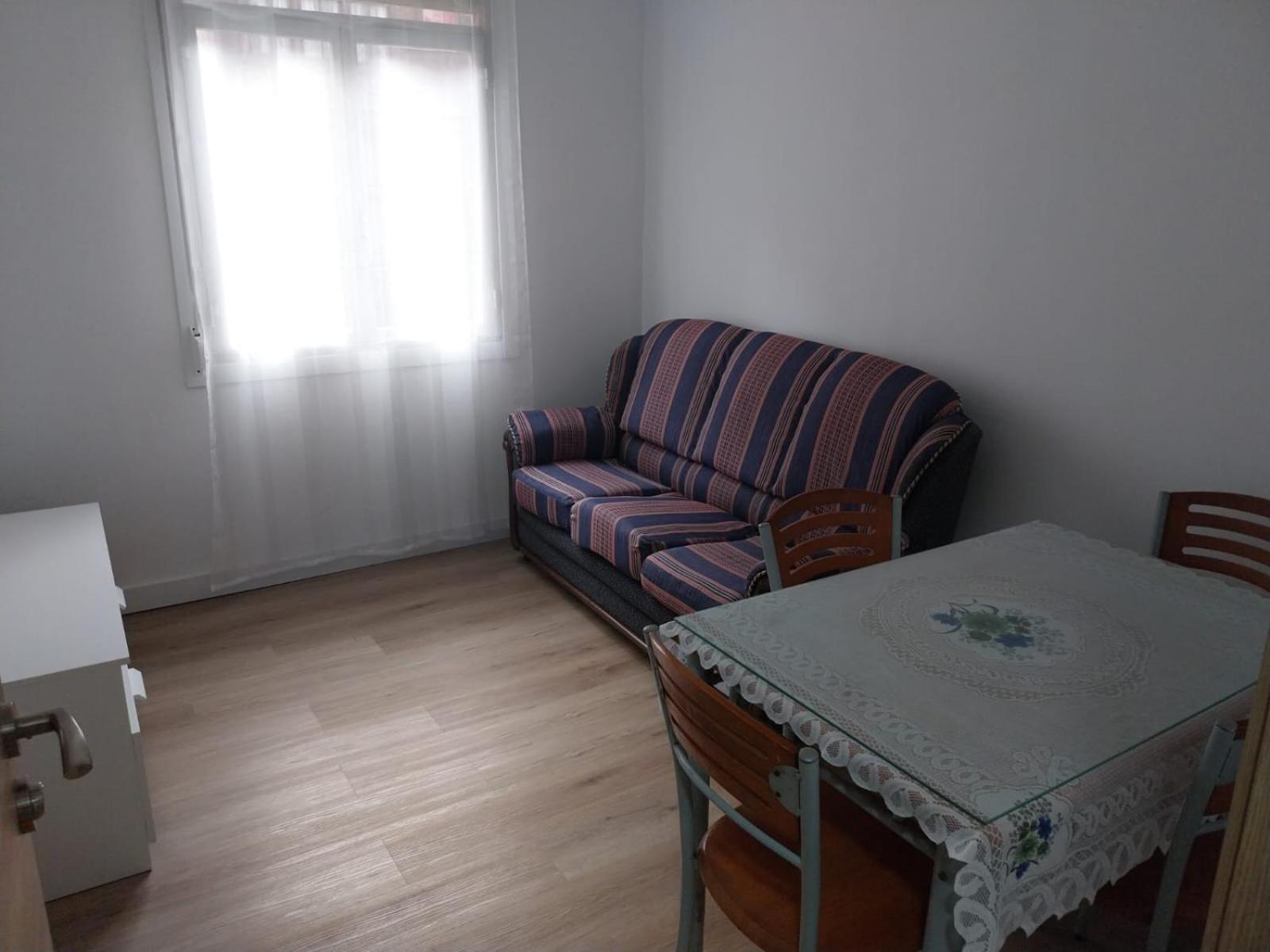 Habitación con balcón centro Bilbao zona artística