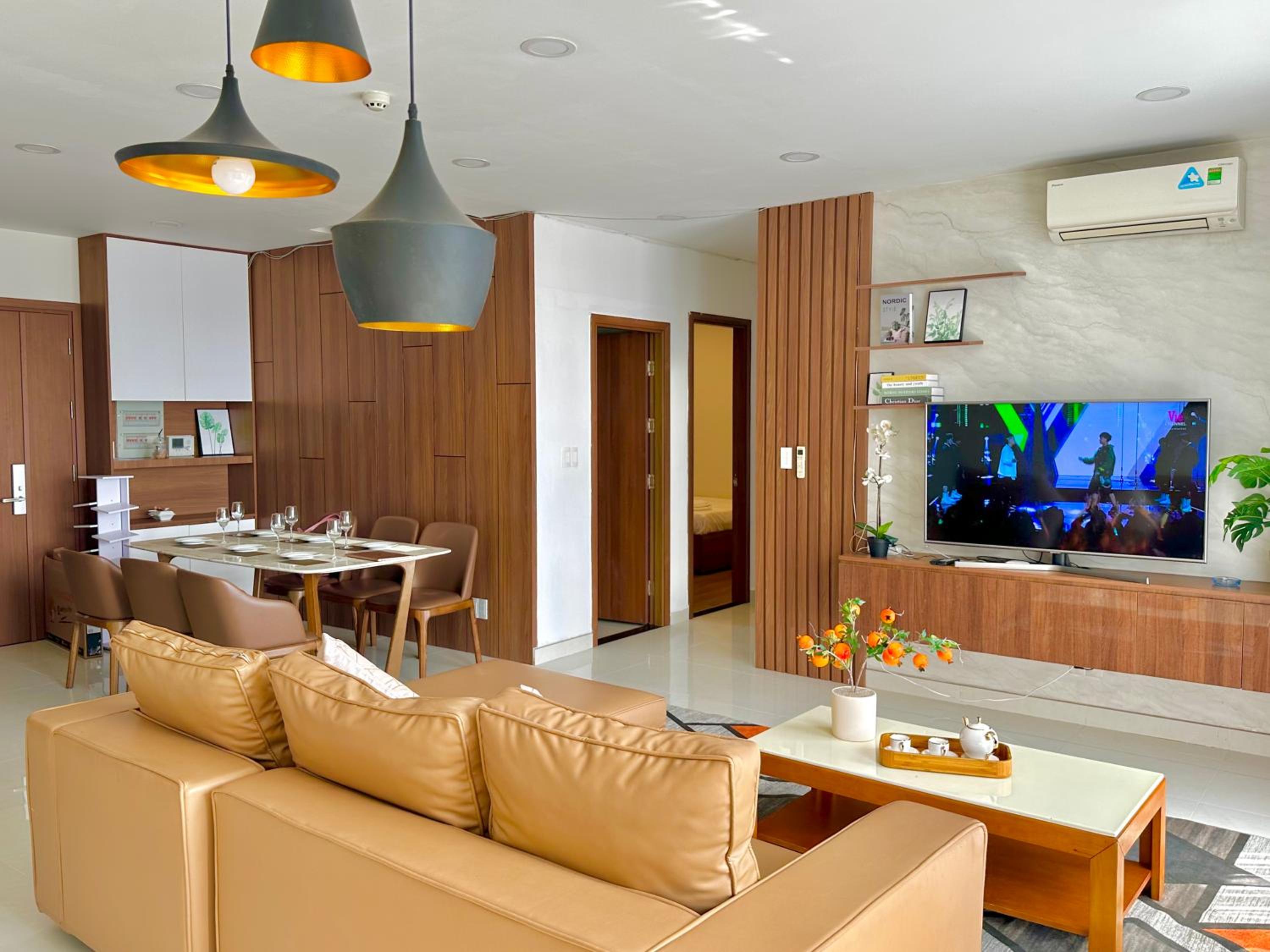 Spacious 4BR apat at Saigon Centre with pool, supermarket, view