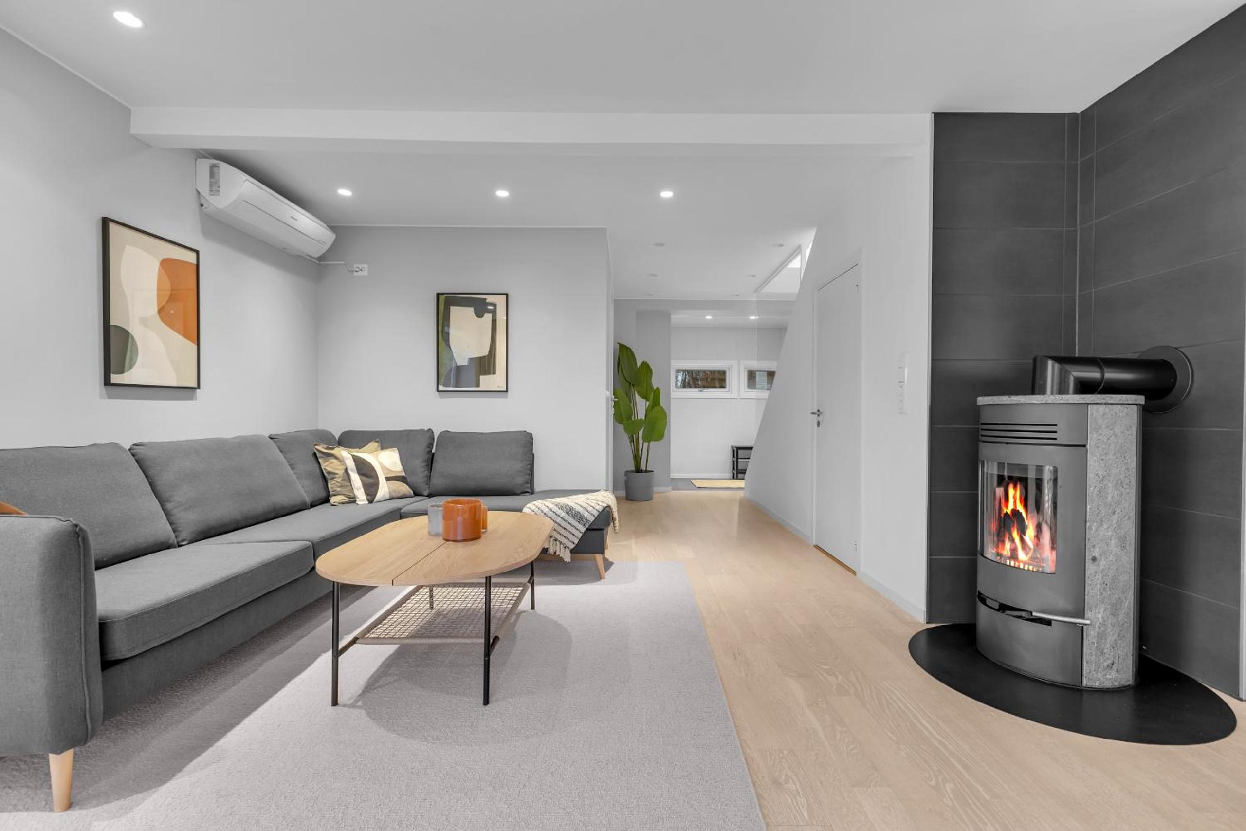 Northstay - The Arctic Pearl, Central House with 4 bedrooms and 2 bathrooms view 2