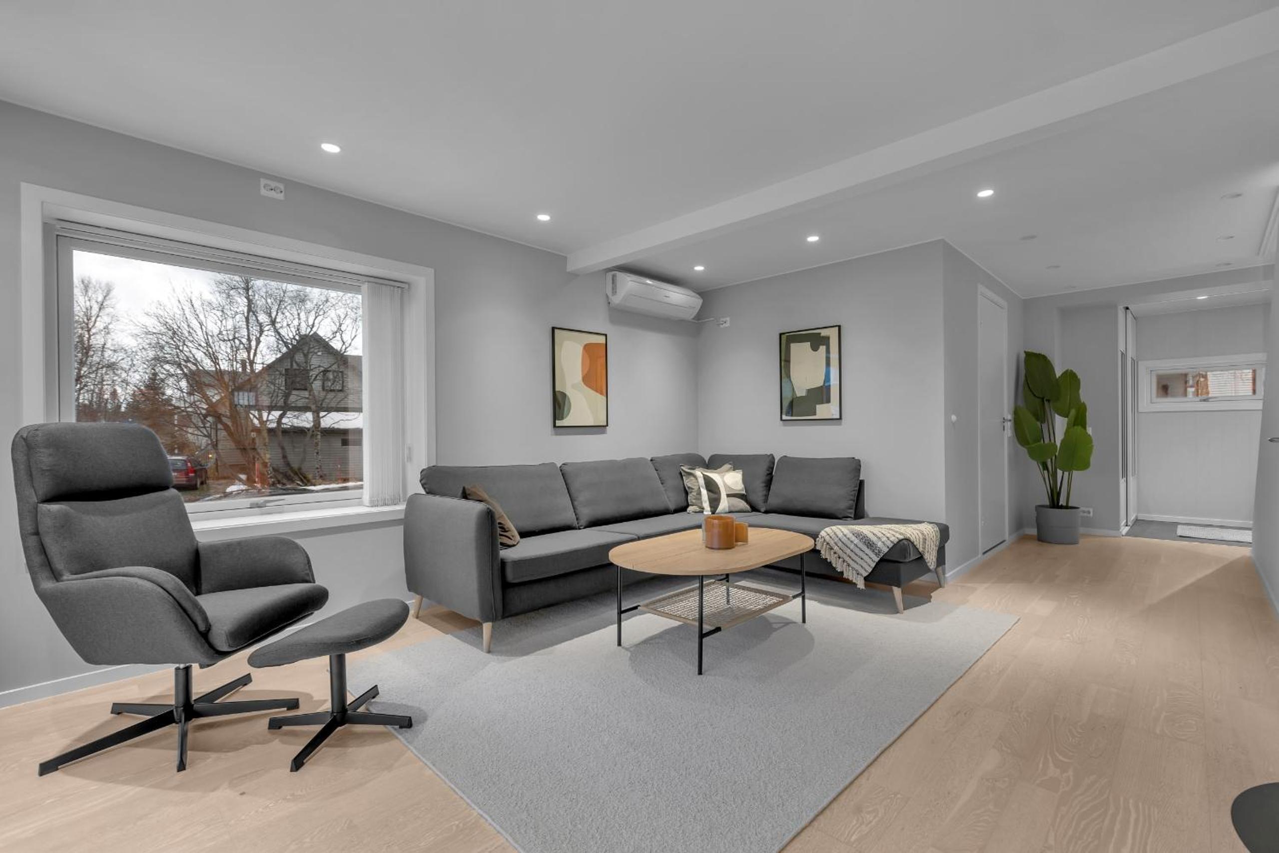 Northstay - The Arctic Pearl, Central House with 4 bedrooms and 2 bathrooms view 4