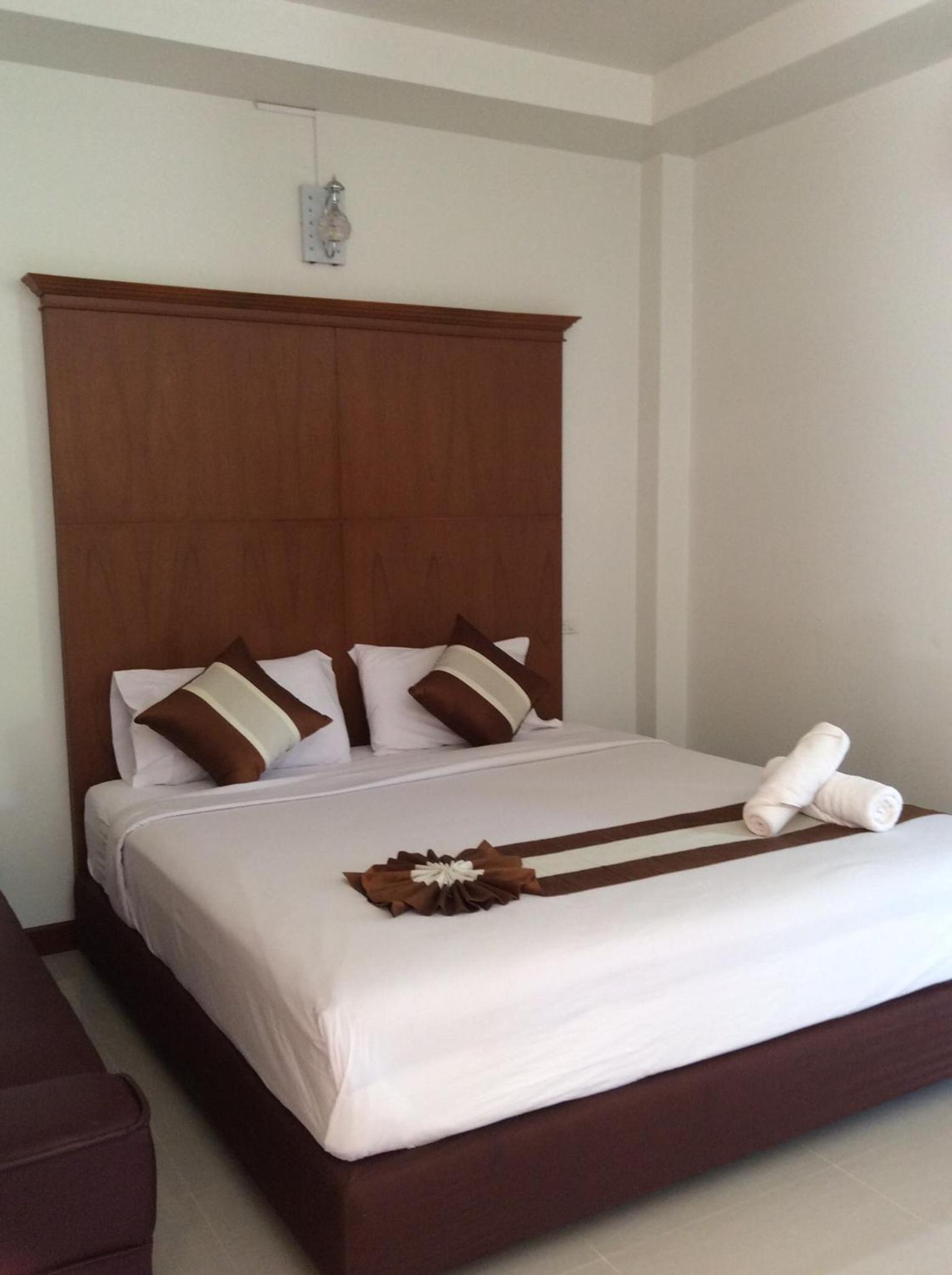Lanta Paradise Beach Resort