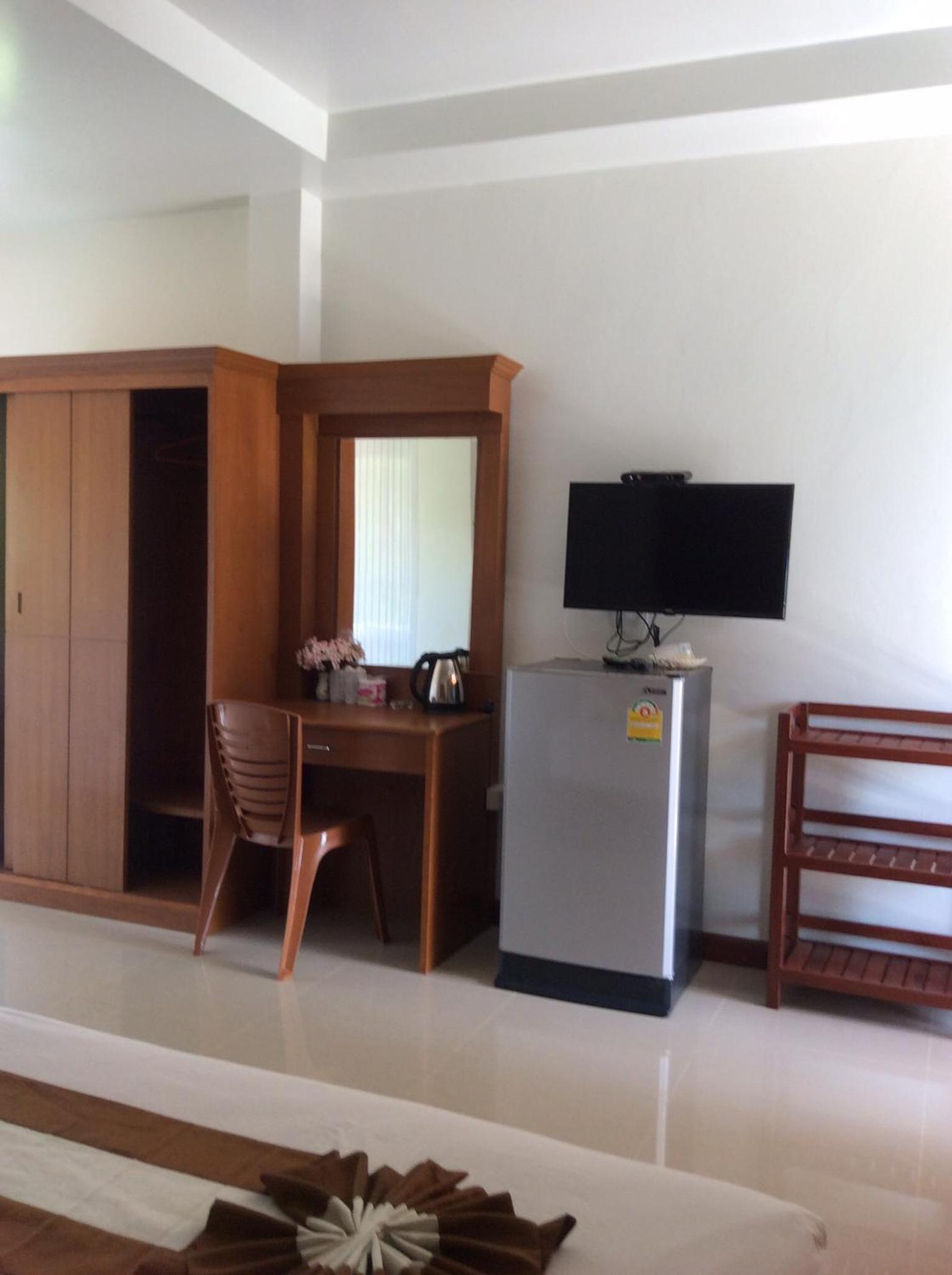 Lanta Paradise Beach Resort