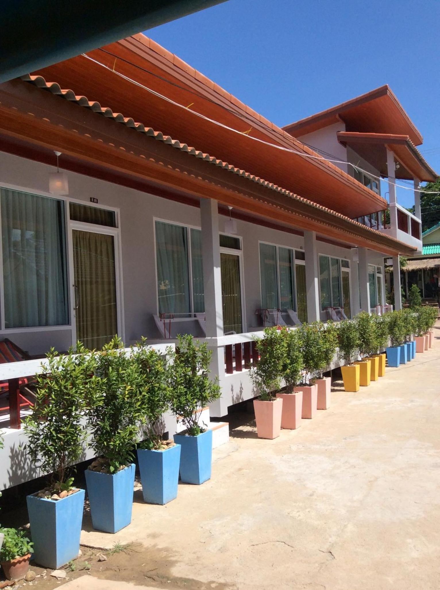 Lanta Paradise Beach Resort