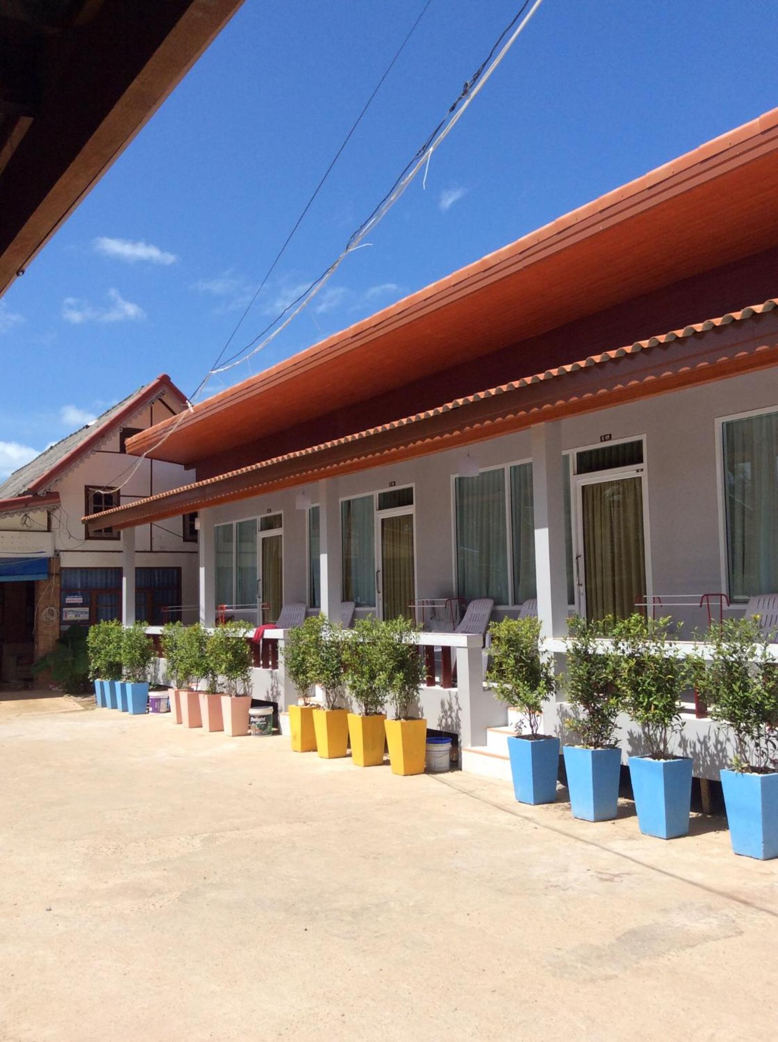 Lanta Paradise Beach Resort