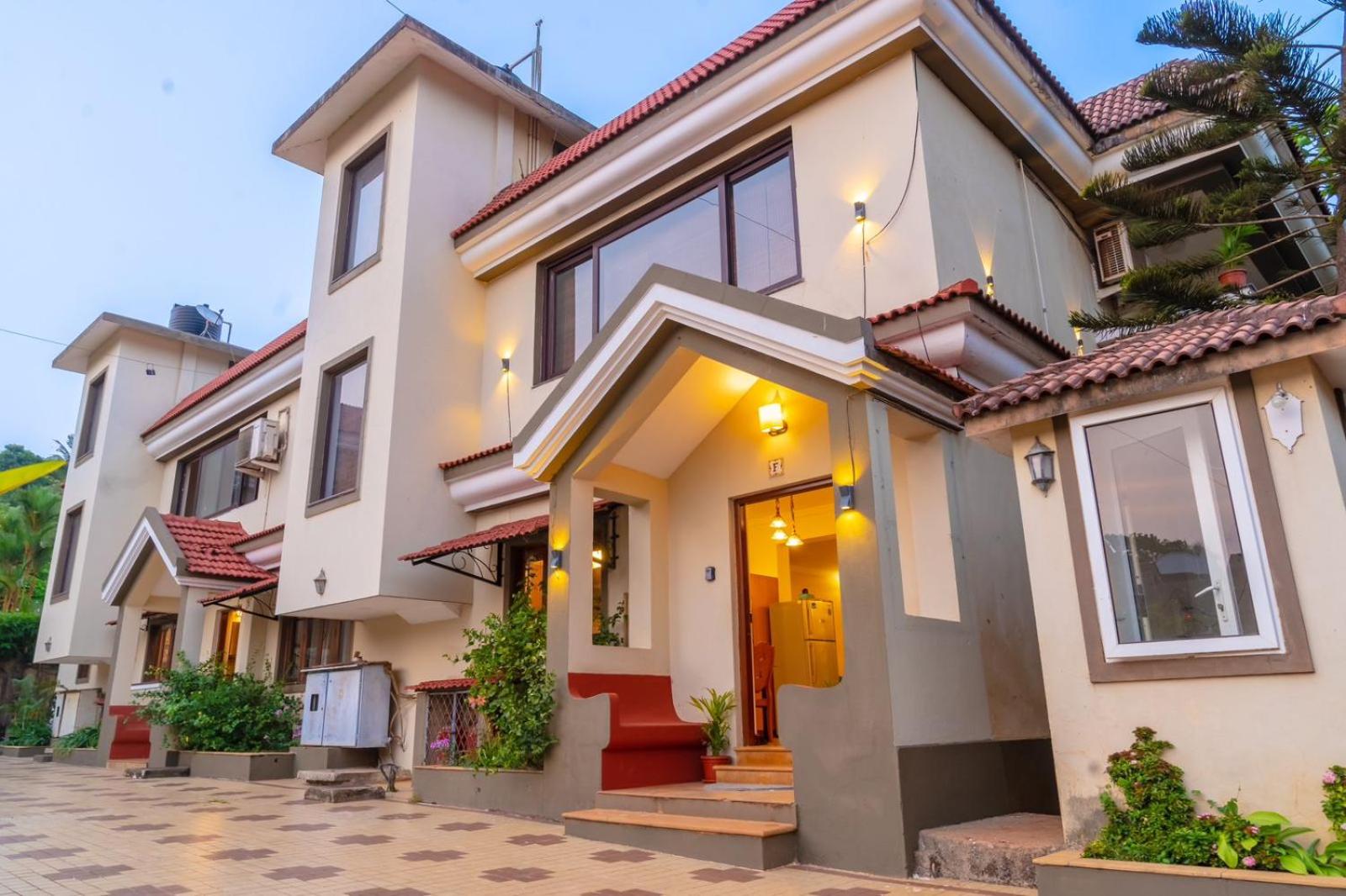 4bhk pvt villa candolim with pool view 5