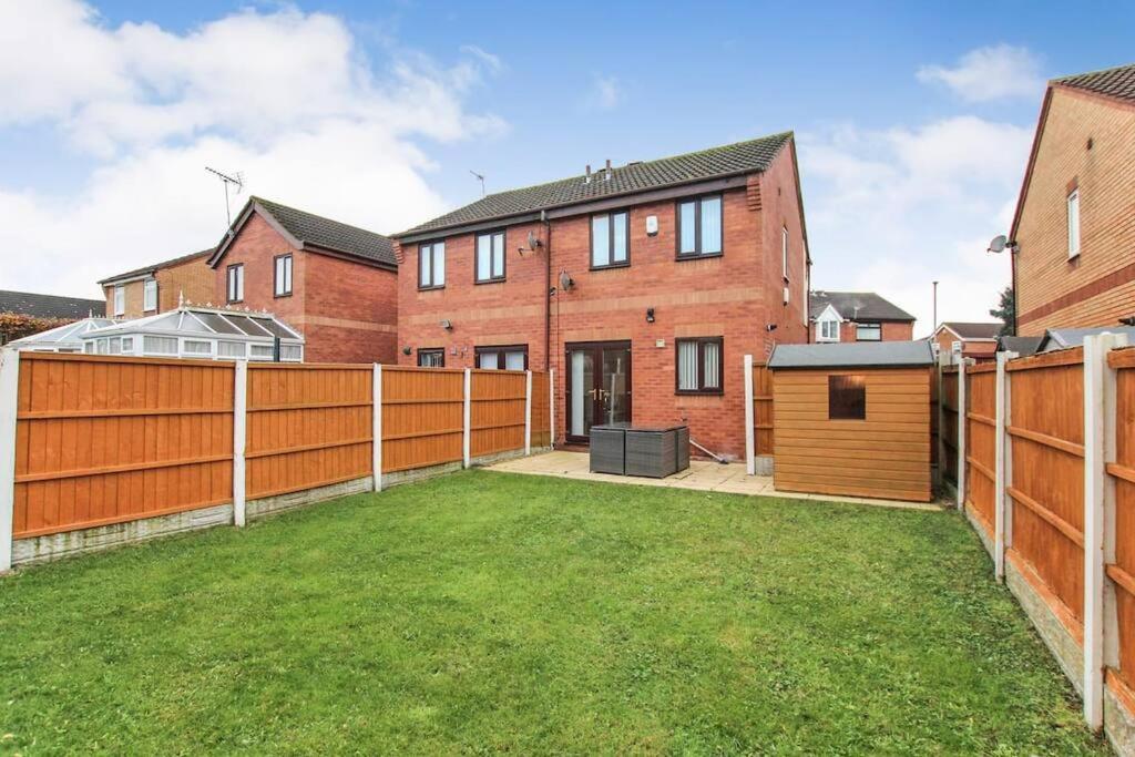 Family Friendly Gem in Liverpool with Parking view 5