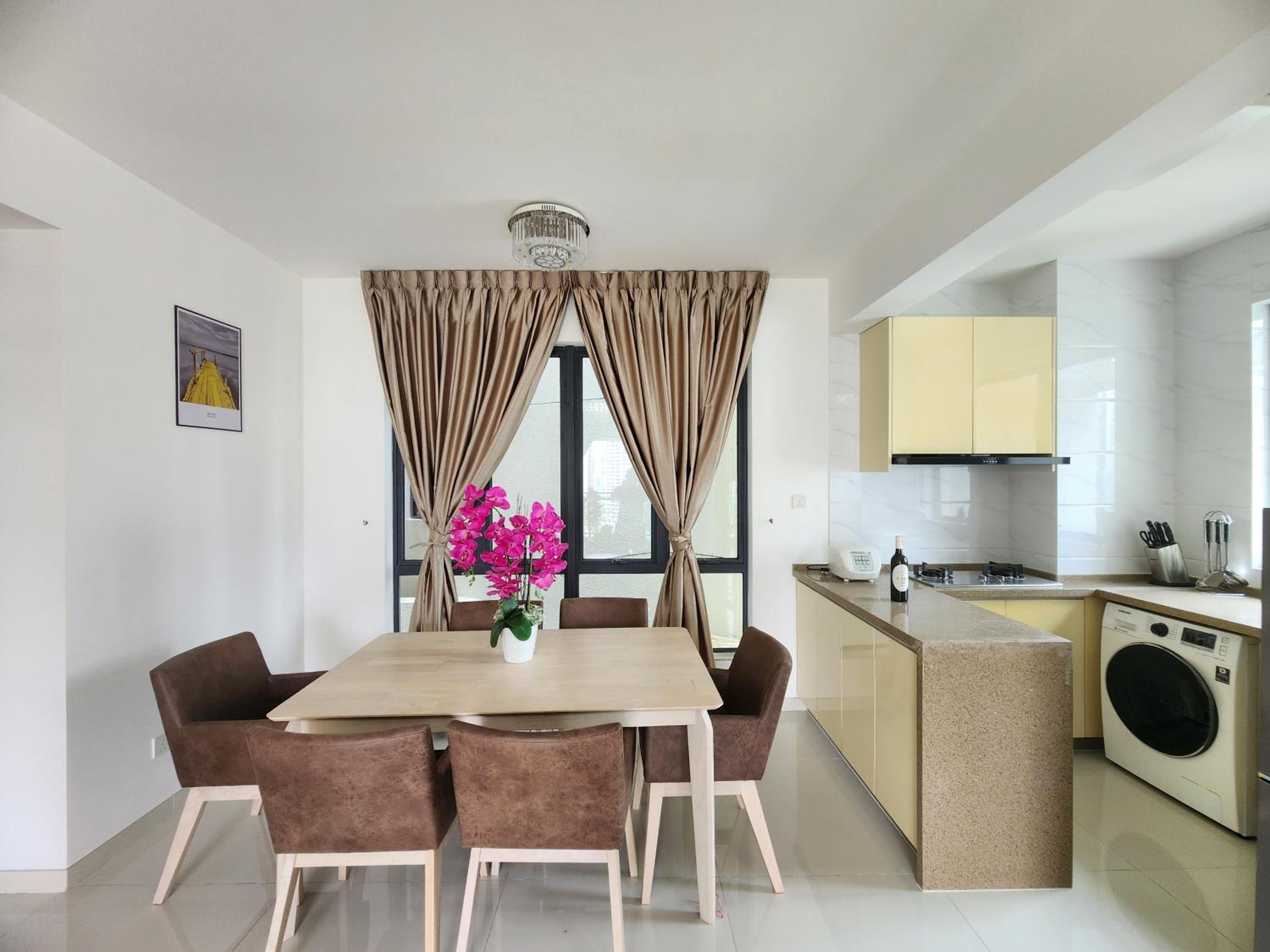 Happy House, Cerulean Bay, Full Furnished, Forestcity photo 4