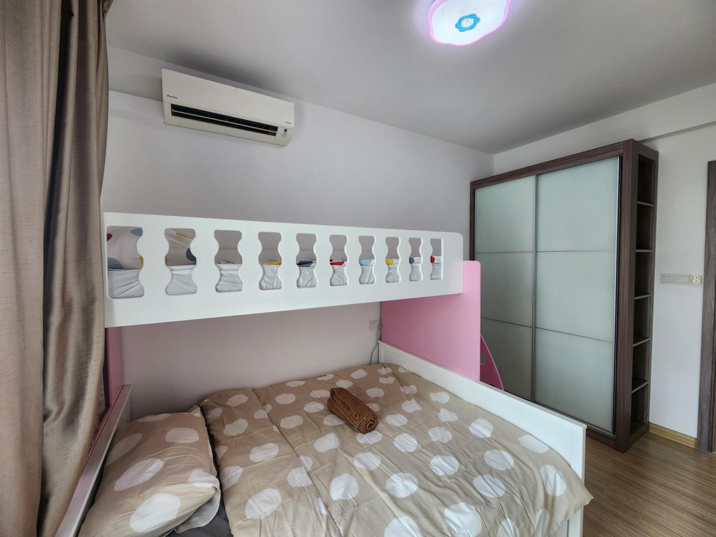 Happy House, Cerulean Bay, Full Furnished, Forestcity photo 7