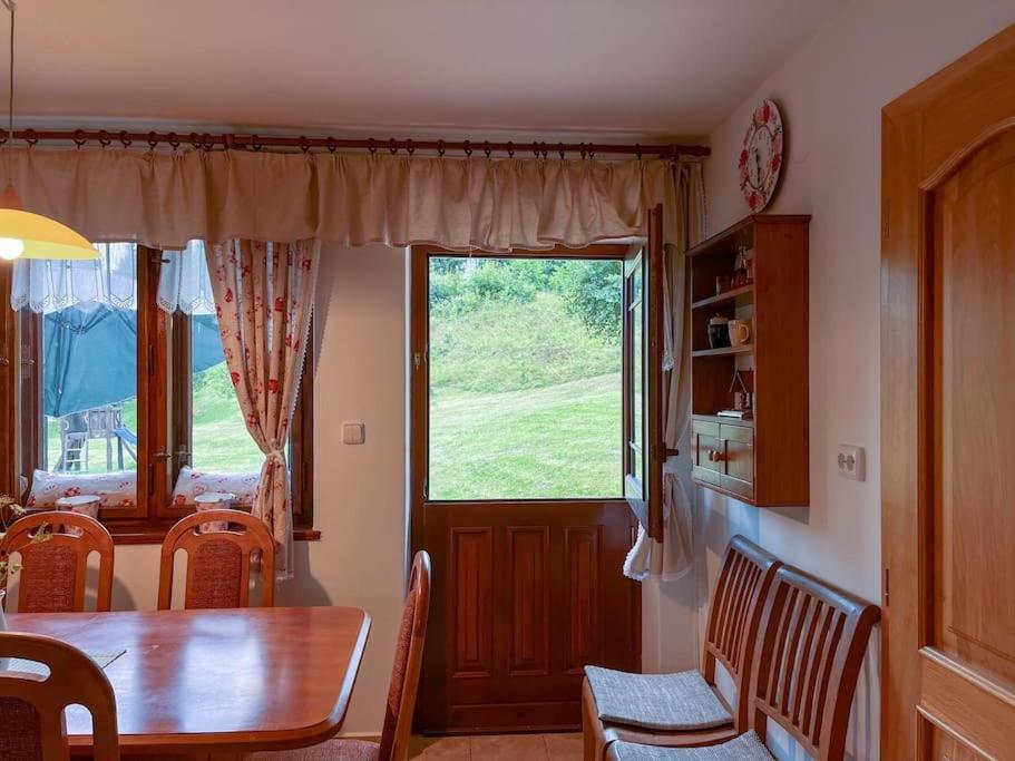Domov na horách - Krkonoše - horký sud, pergola, dětské hřiště - celý dům