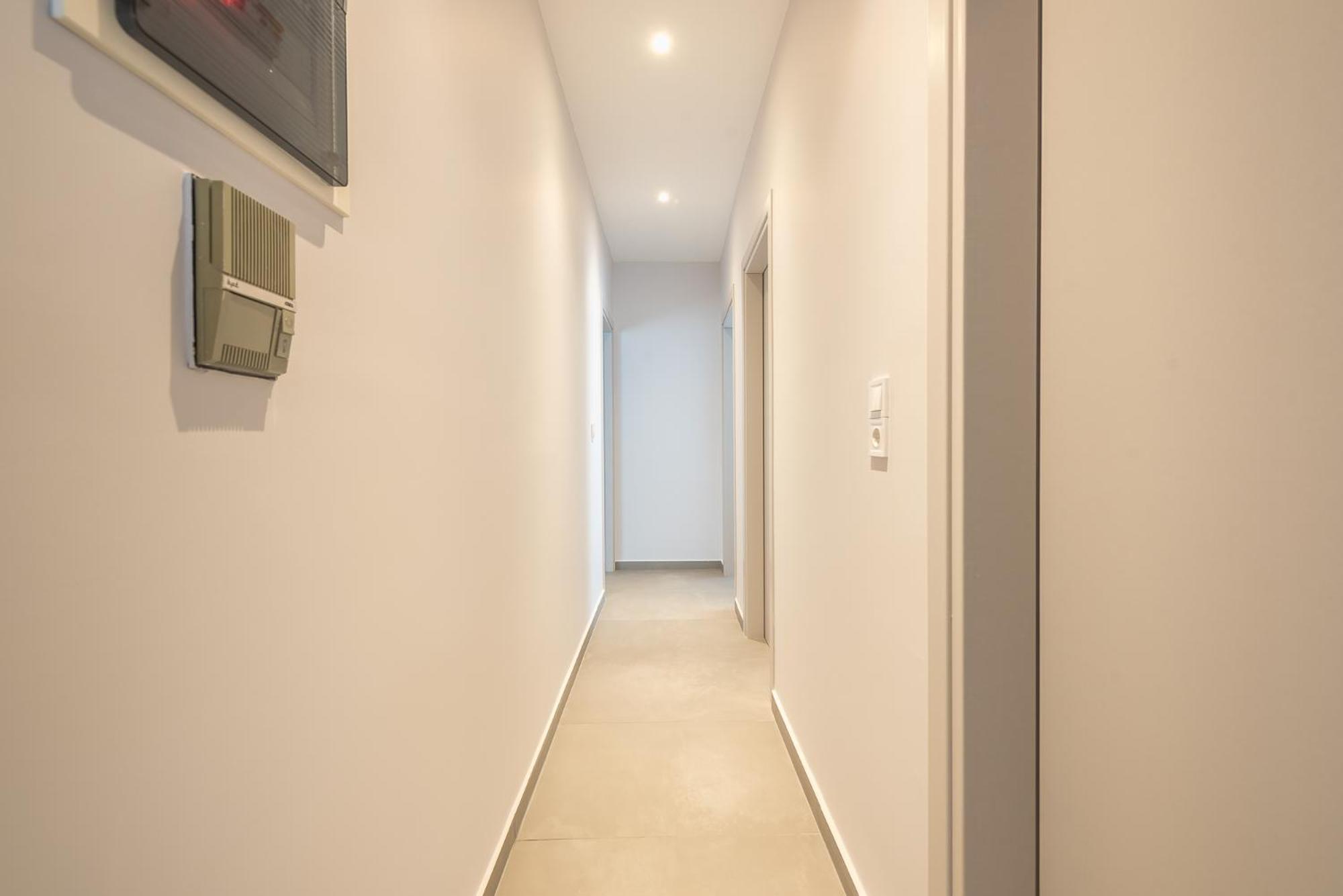 Luxury Athens Living 3BR with Balcony photo 2