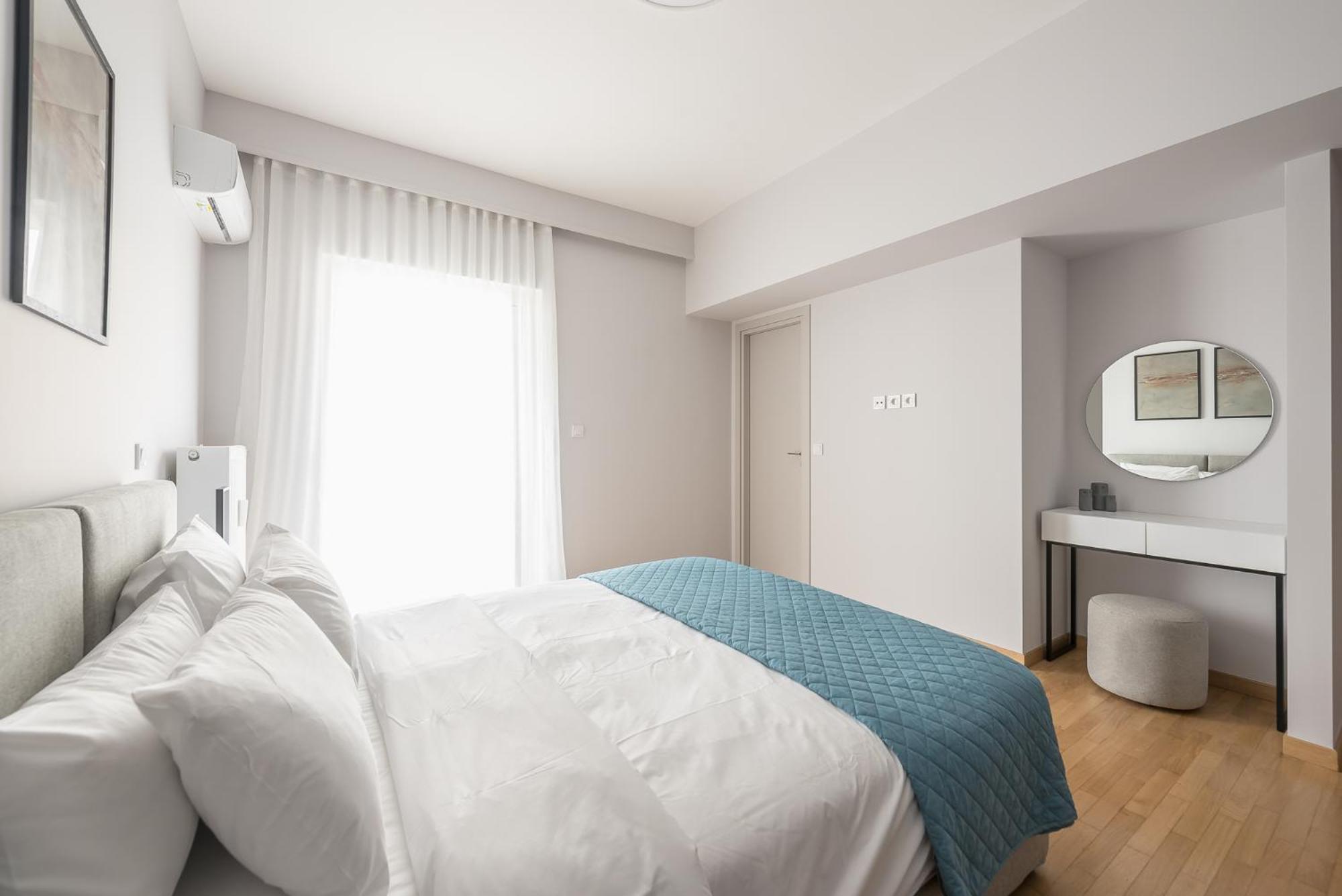 Luxury Athens Living 3BR with Balcony photo 5