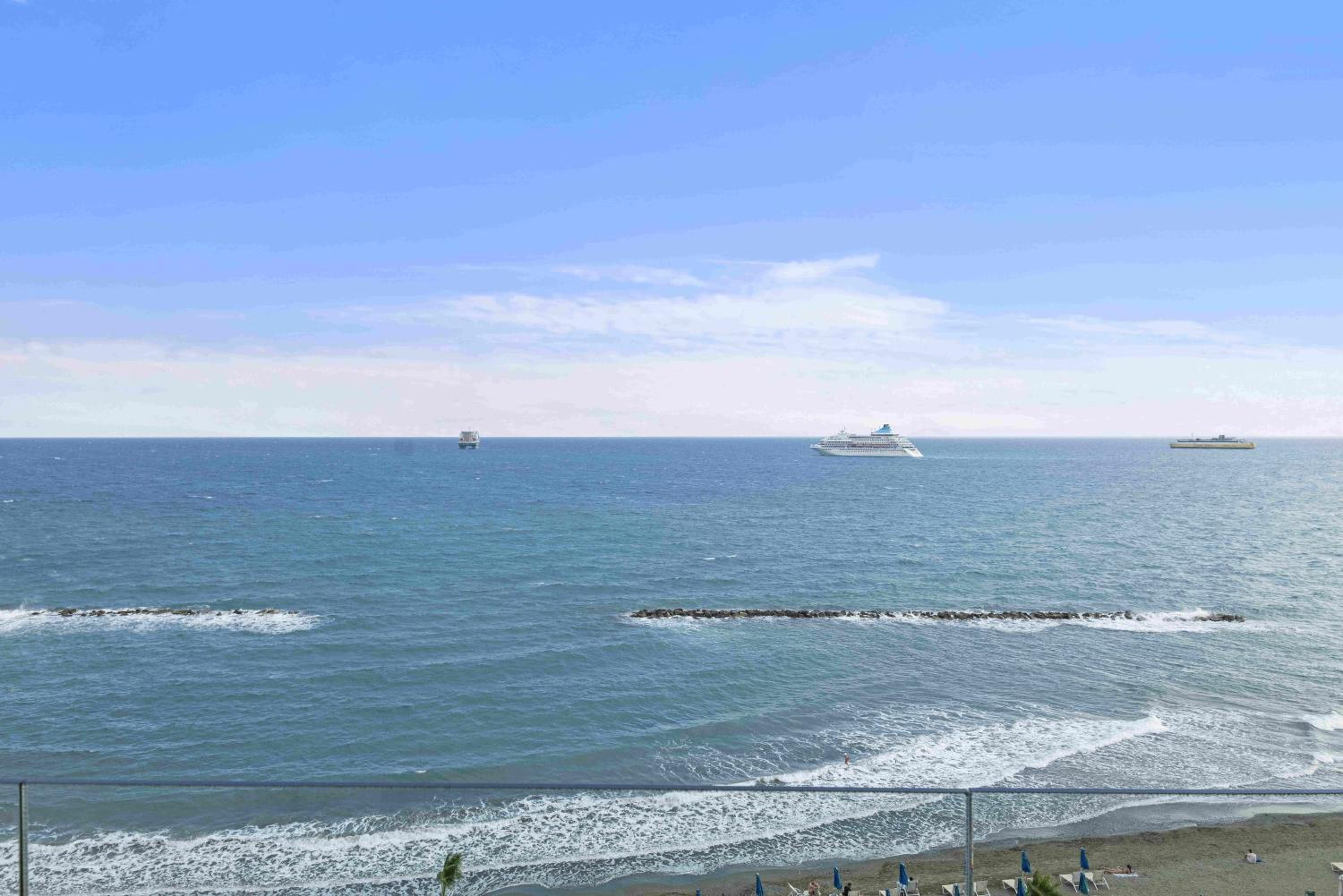 Phaedrus Living: Limassol Seaside Residences 01