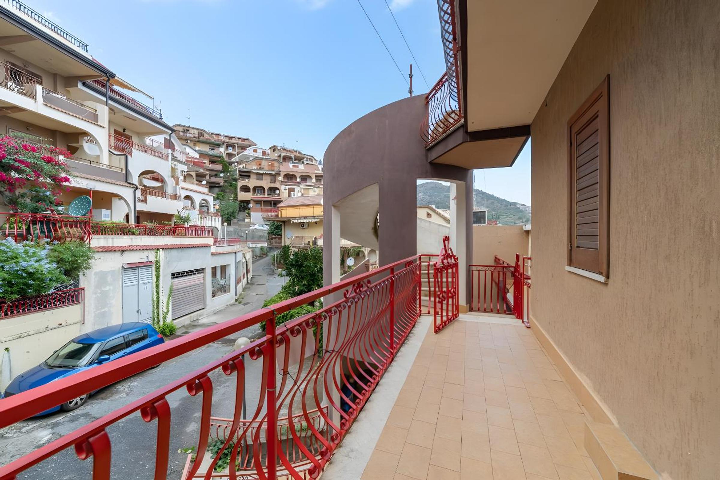 Letojanni Panoramic Apartment