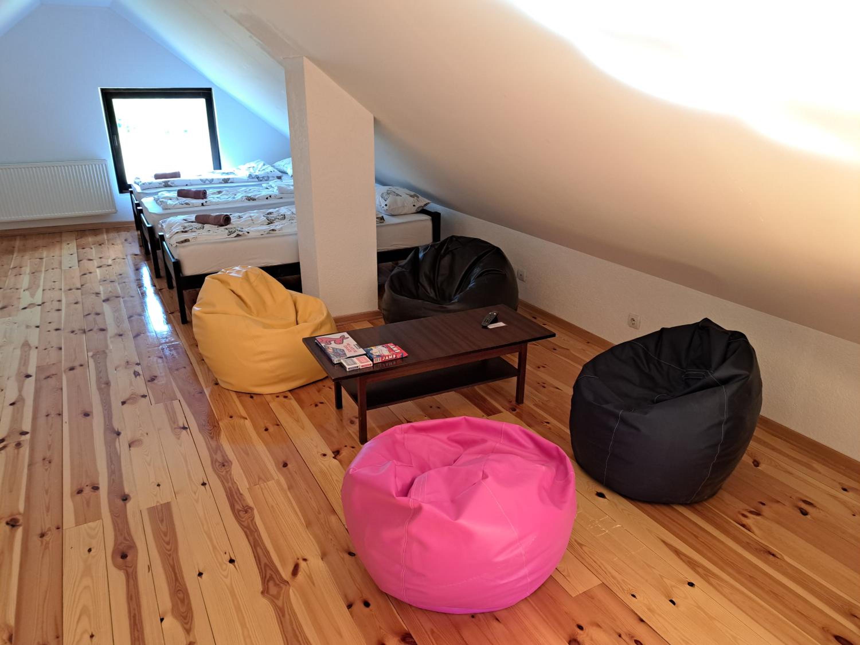 Photo 8