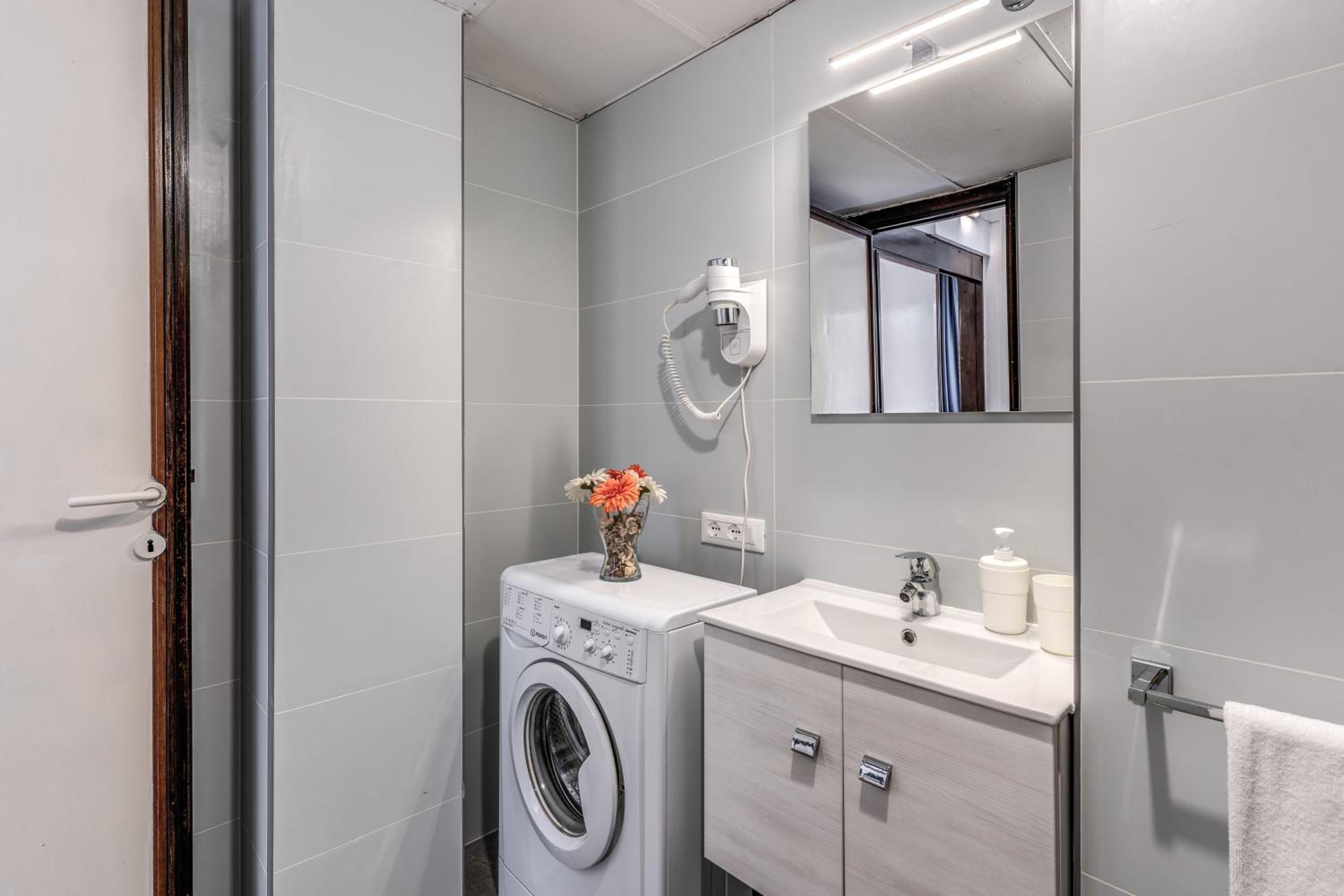 M&L Apartments - Ardesia Colosseo