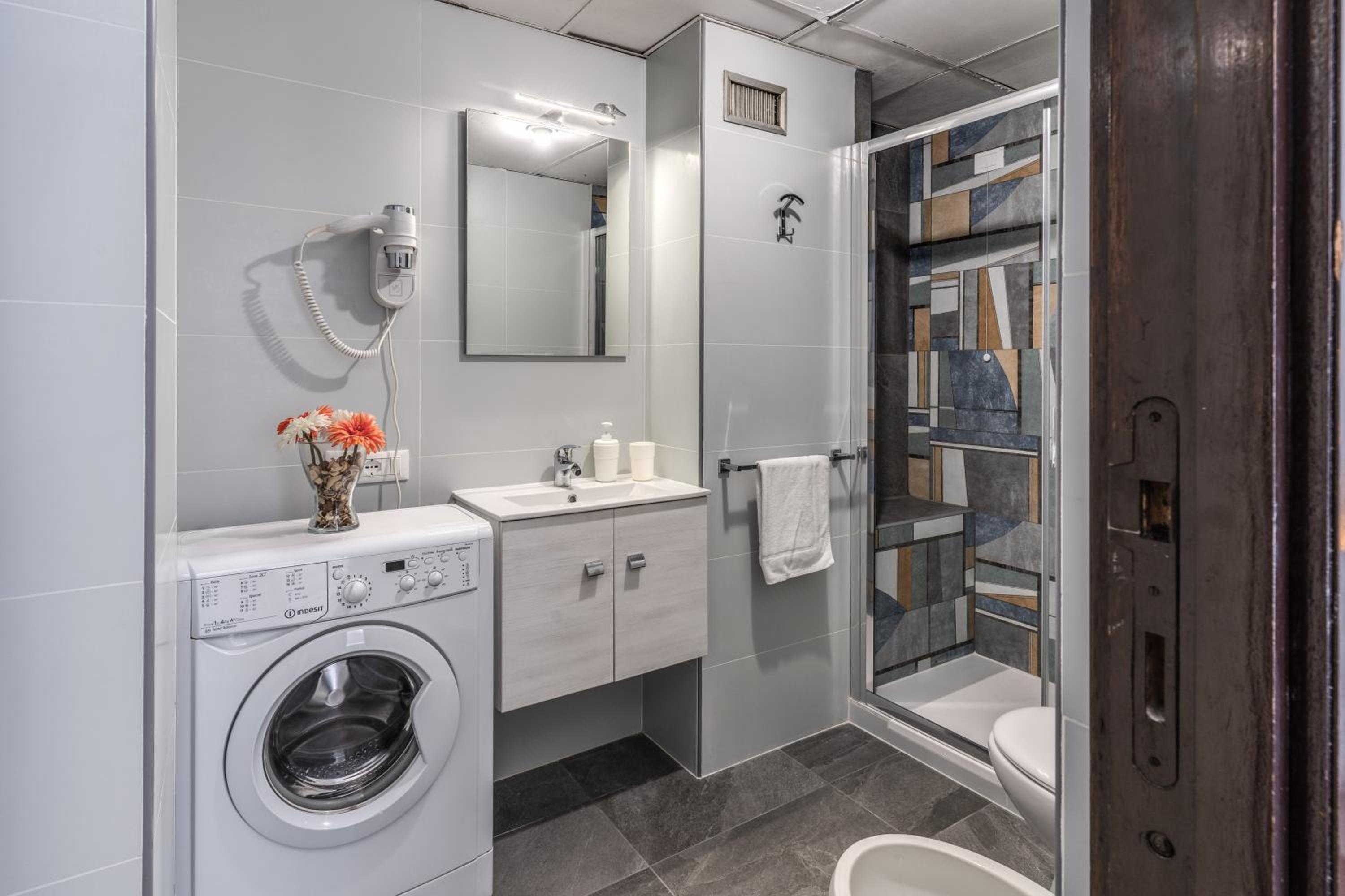 M&L Apartments - Ardesia Colosseo