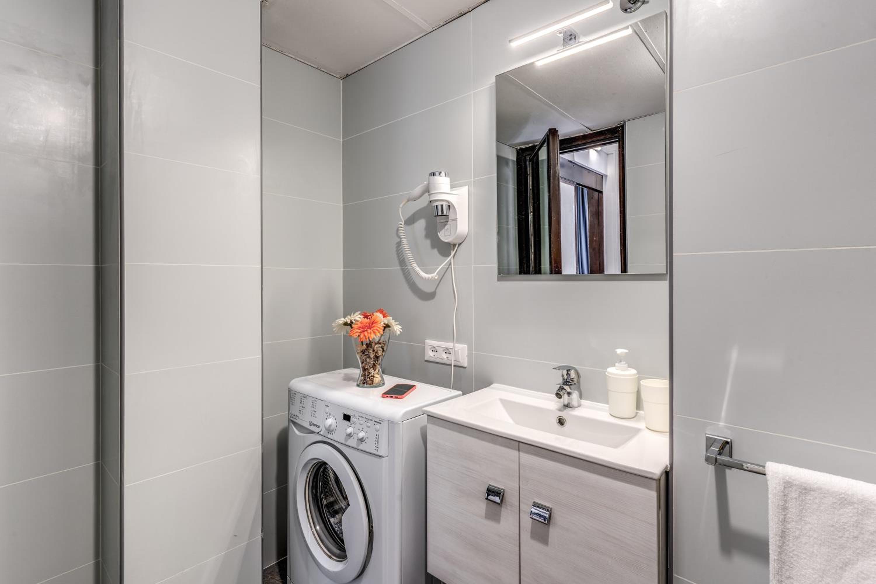 M&L Apartments - Ardesia Colosseo