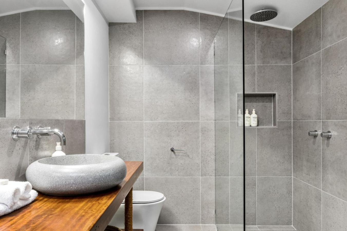Cape Byron Suite 6