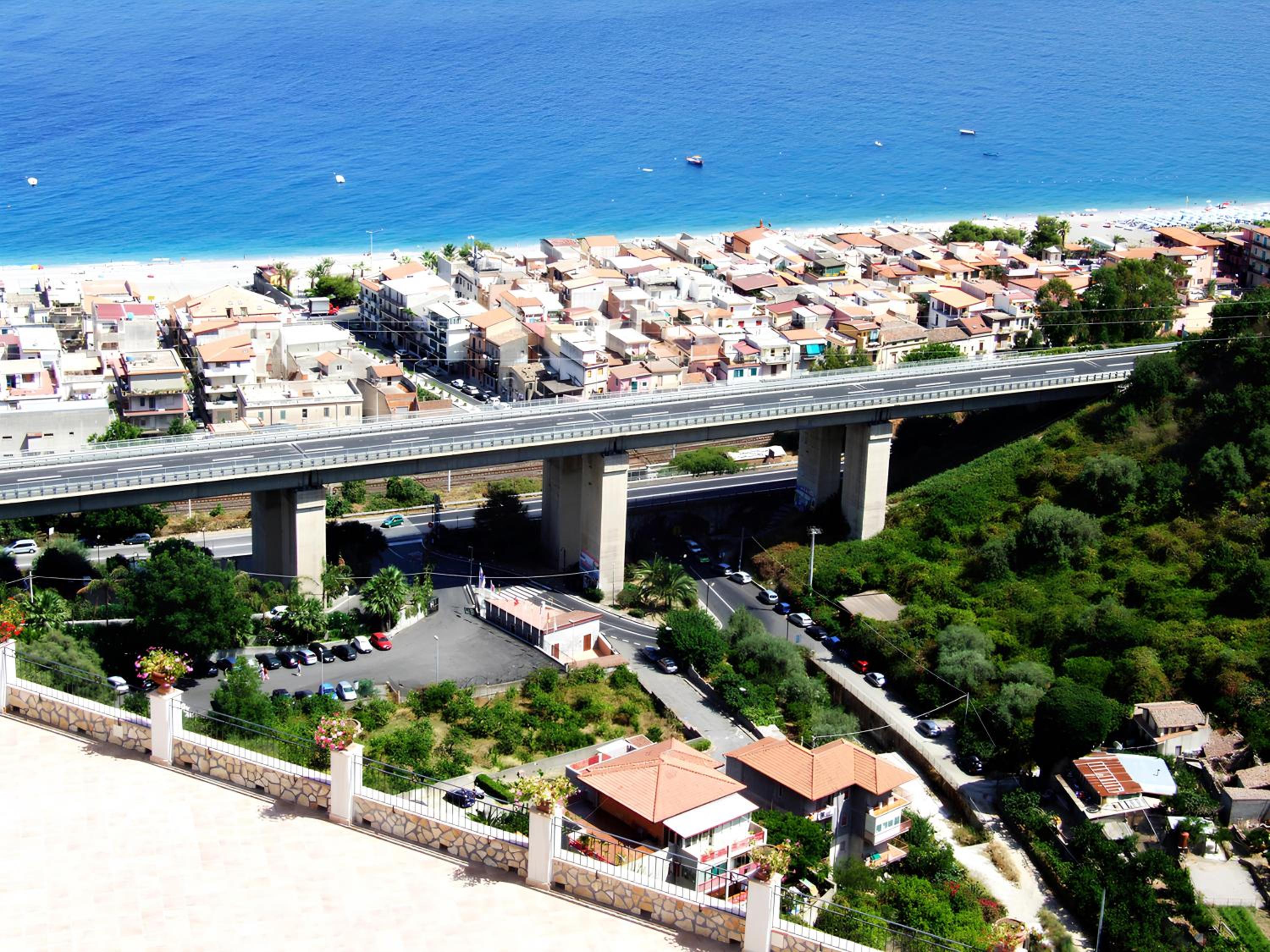 Letojanni Panoramic Apartment