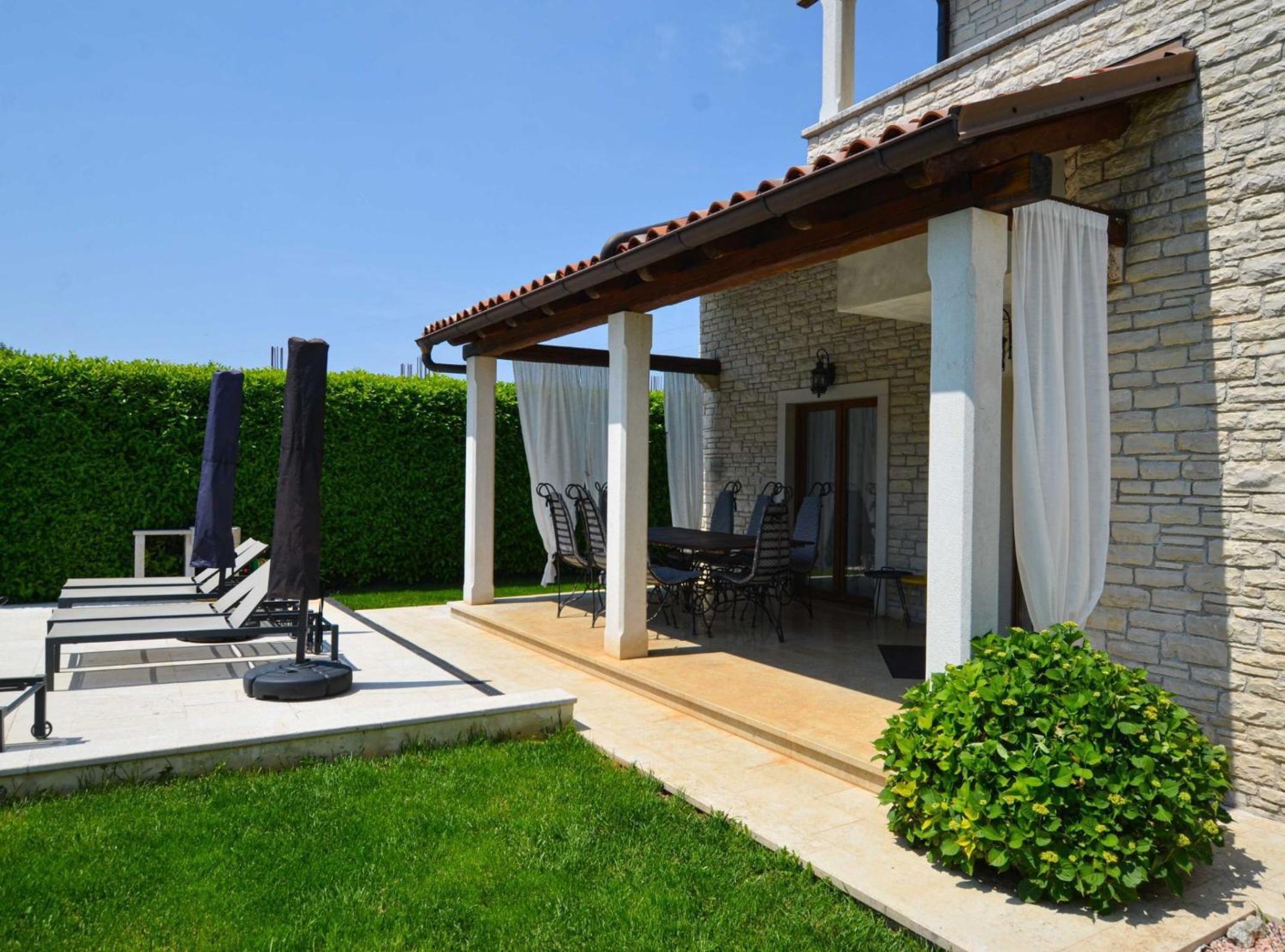 Sophisticated and Chic Villa with Pool