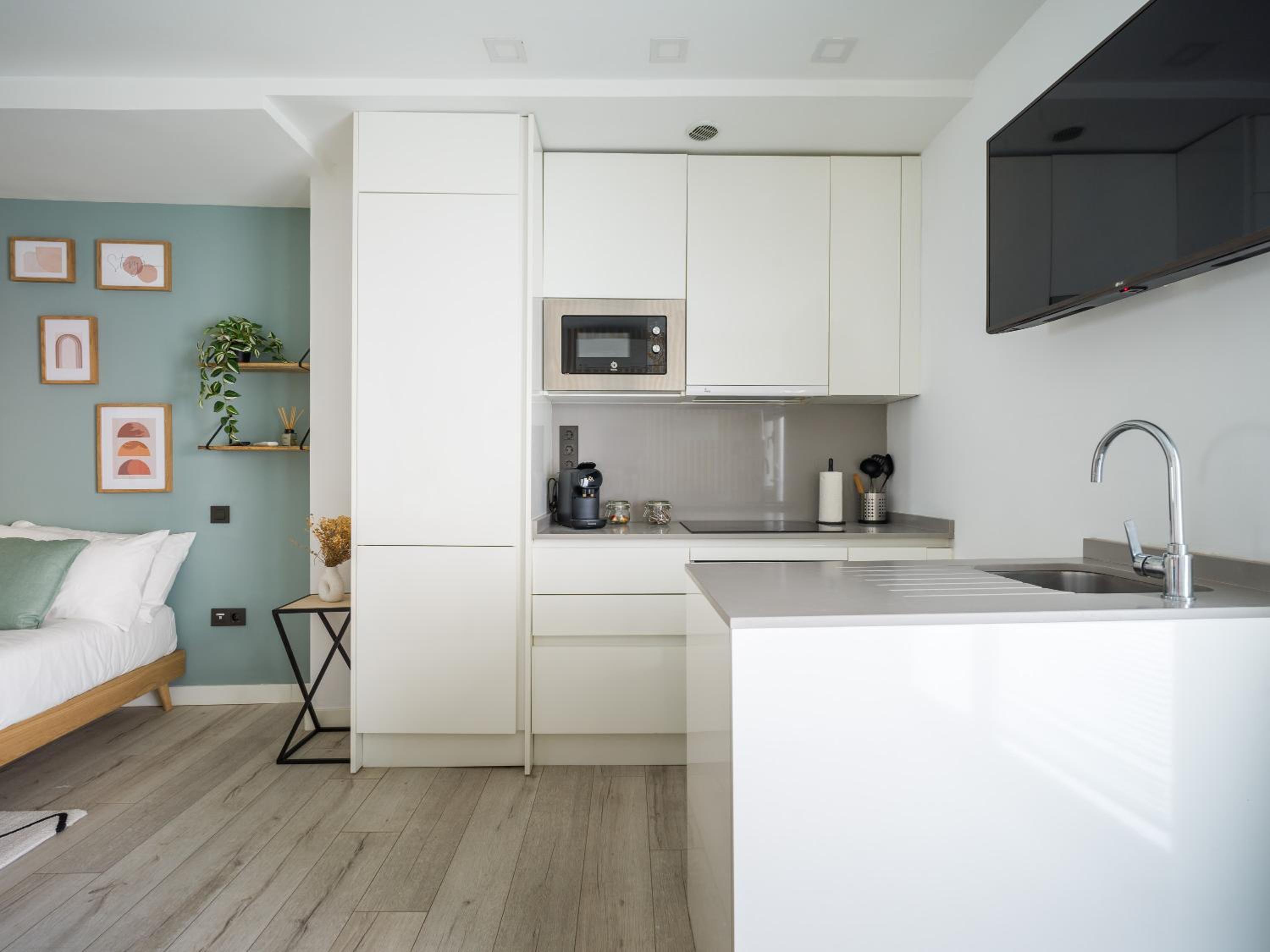Moderno estudio & zona gourmet & shopping GB2B view 5