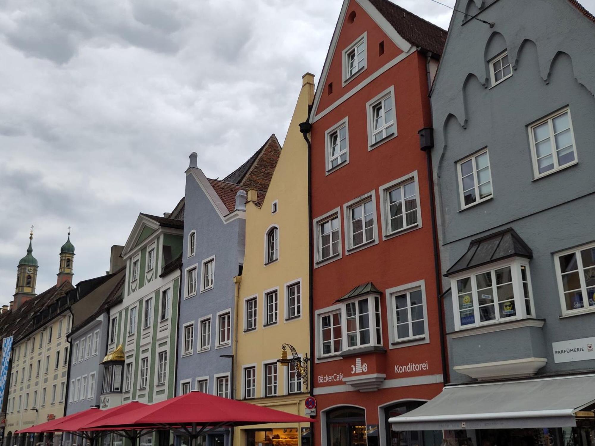 Altstadtwohnung Modern Red