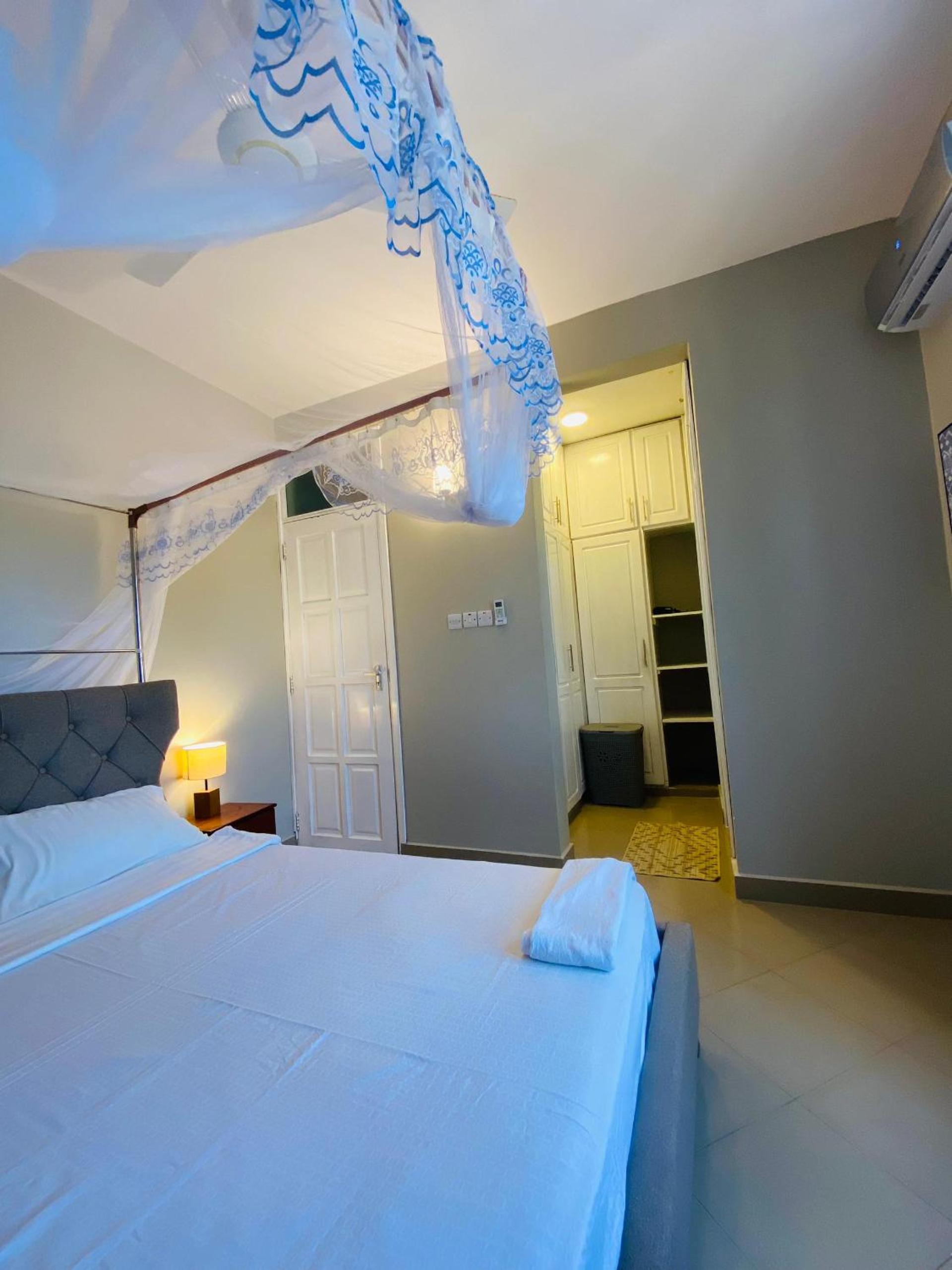 Jacomo Residences