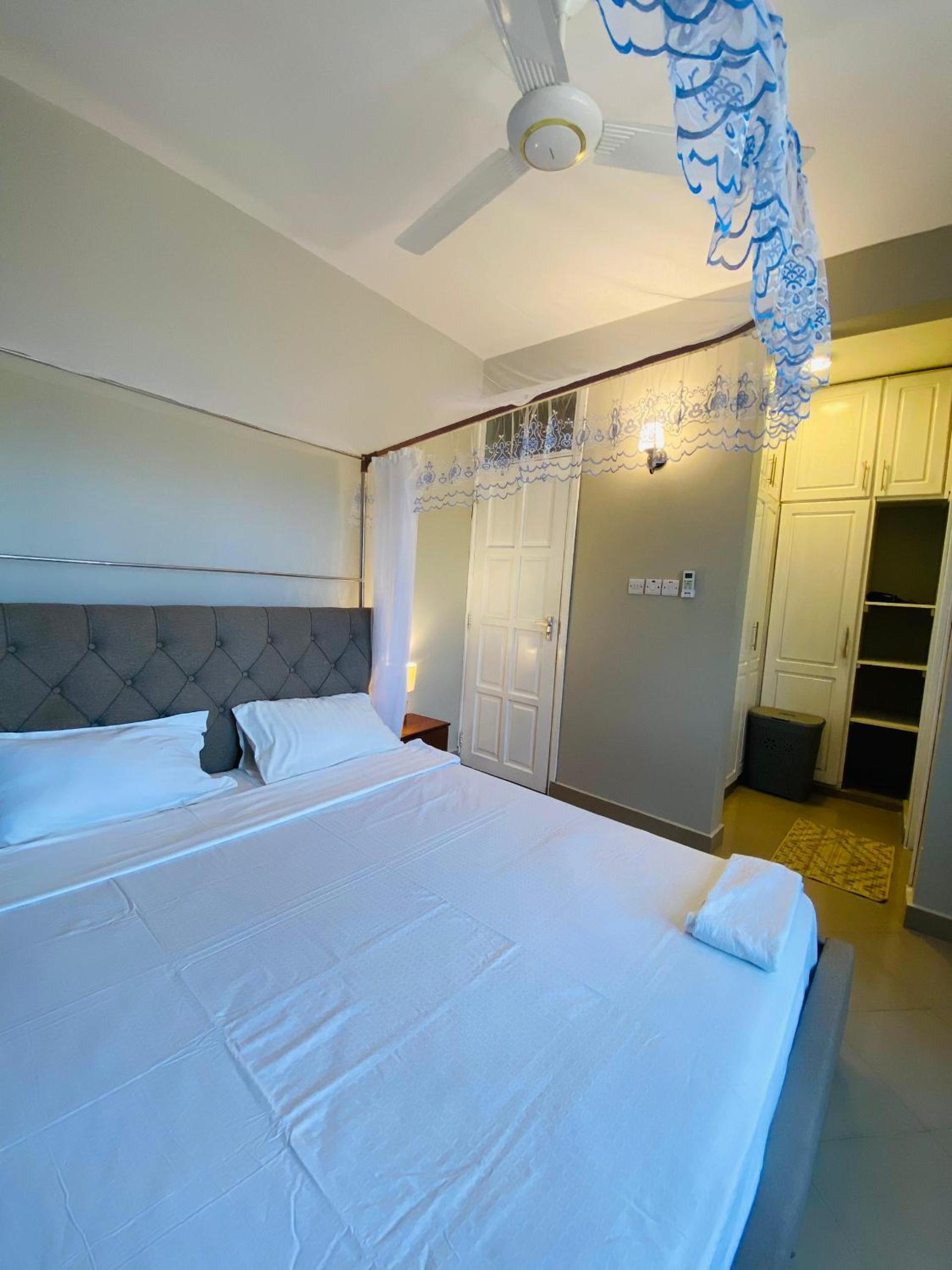 Jacomo Residences
