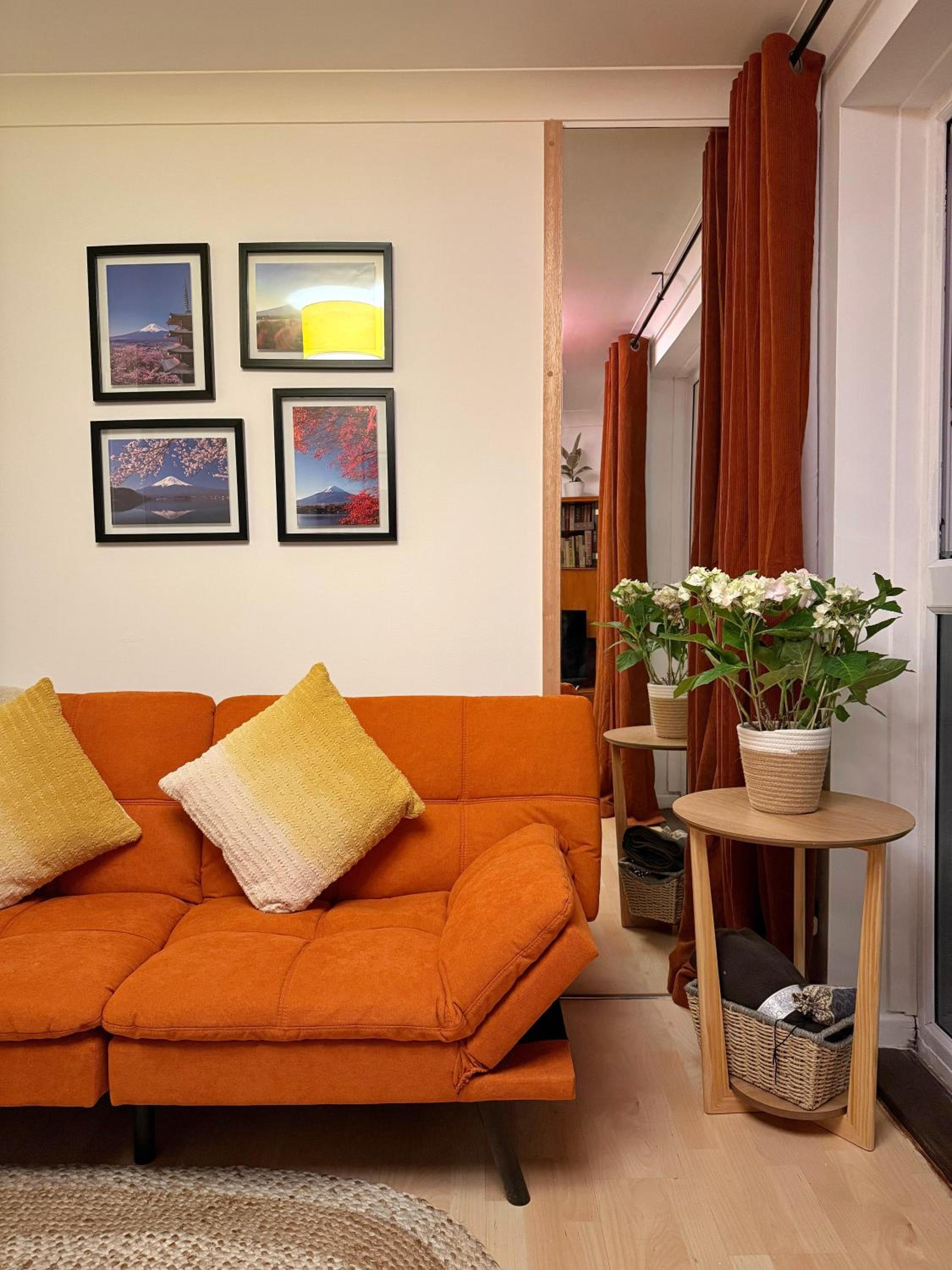 Canary Wharf Waterside Flat view 5