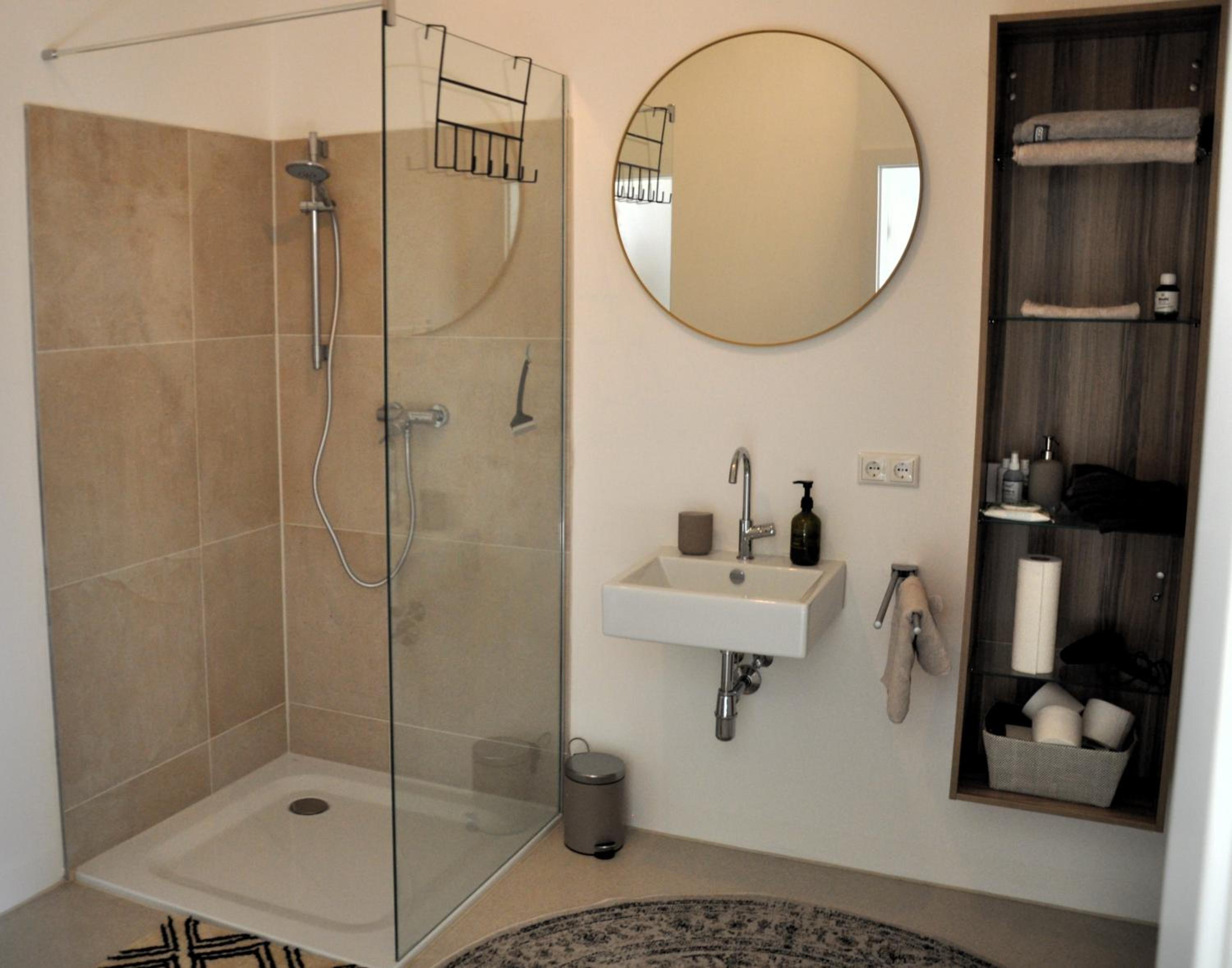 Luxus-Apartment in historischer Villa, Balkon & Lift, Nähe Therme Bad Hall