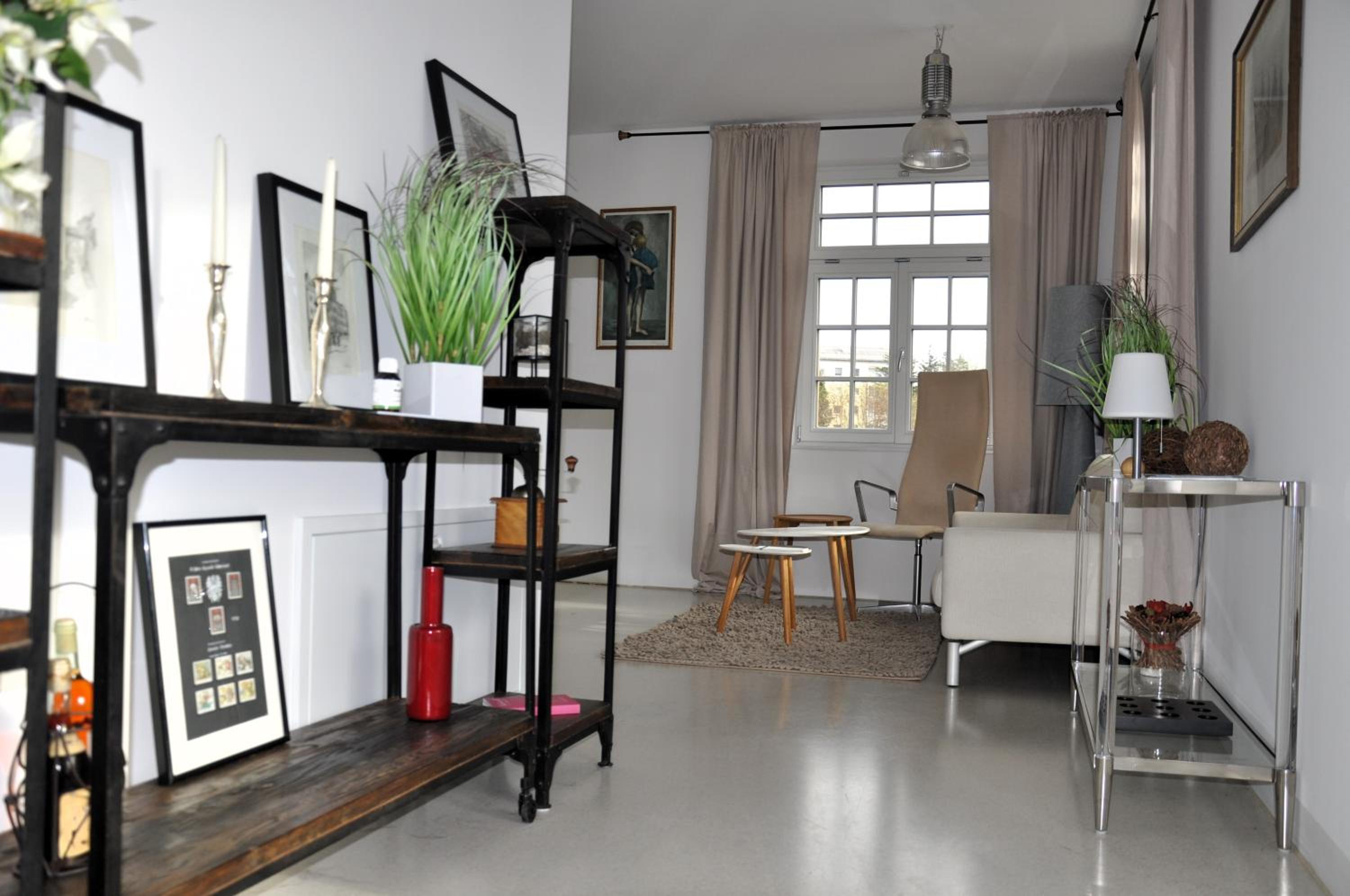 Luxus-Apartment in historischer Villa, Balkon & Lift, Nähe Therme Bad Hall