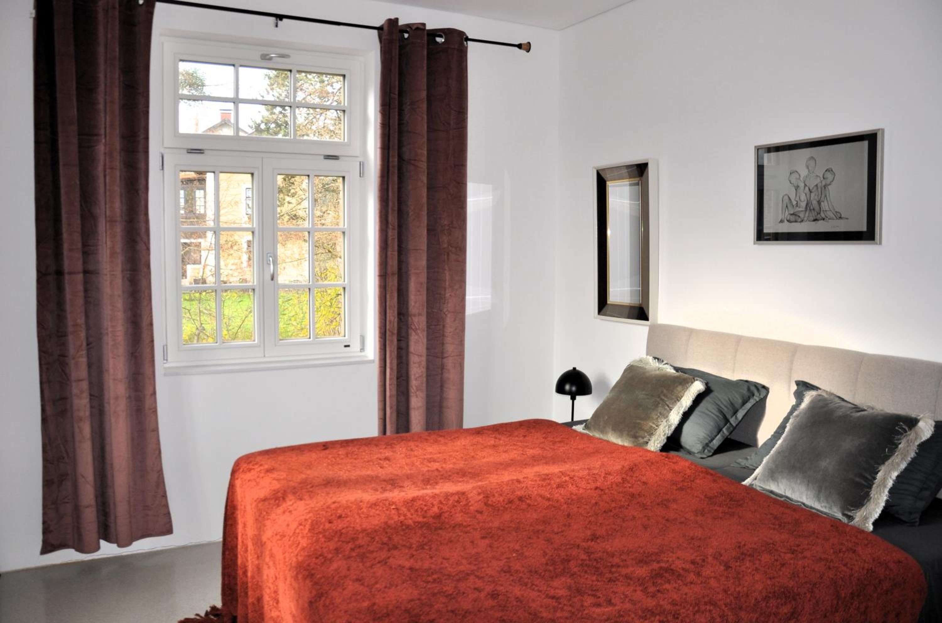 Luxus-Apartment in historischer Villa, Balkon & Lift, Nähe Therme Bad Hall