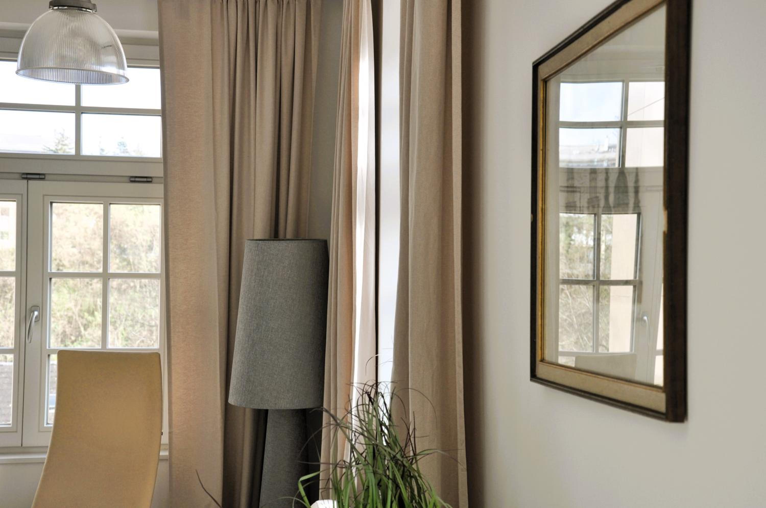 Luxus-Apartment in historischer Villa, Balkon & Lift, Nähe Therme Bad Hall