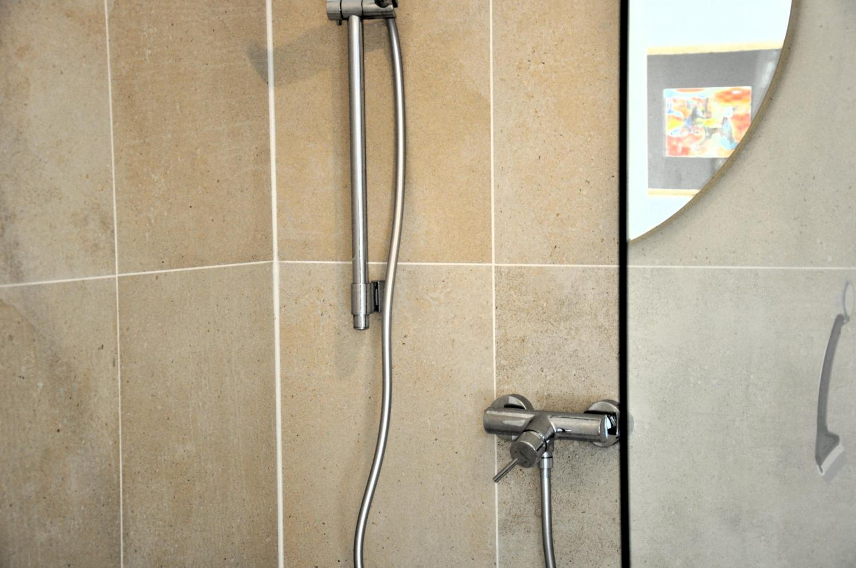 Luxus-Apartment in historischer Villa, Balkon & Lift, Nähe Therme Bad Hall