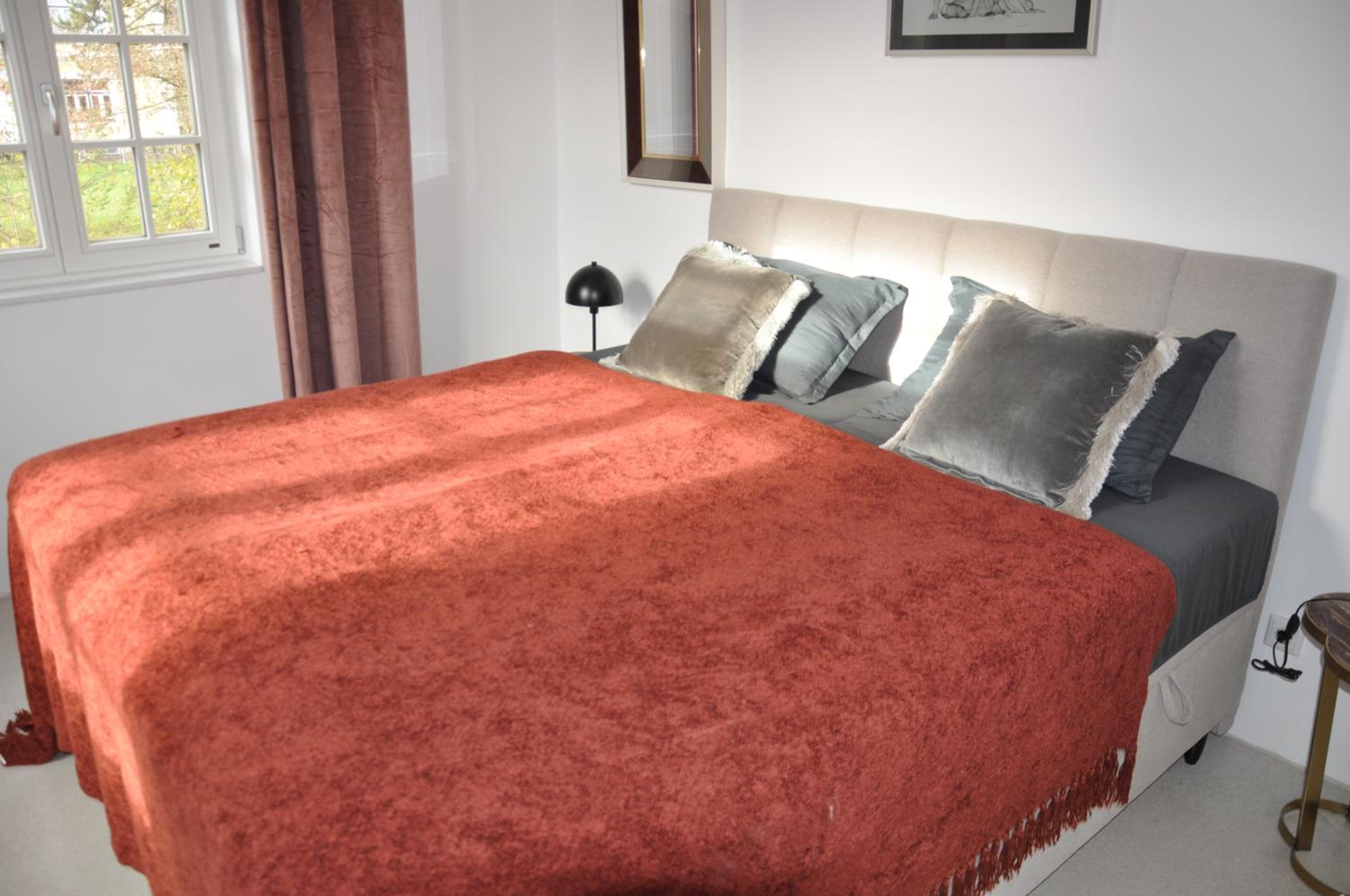 Luxus-Apartment in historischer Villa, Balkon & Lift, Nähe Therme Bad Hall