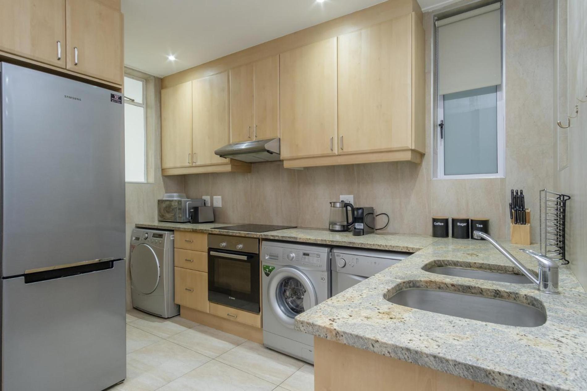 Knightsbridge 1-Bed Seaside Apartment in Sea Point view 4