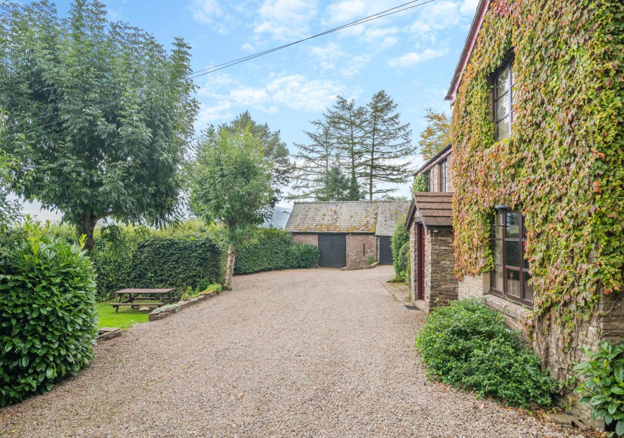 7 Bed in Talgarth oc-h30349